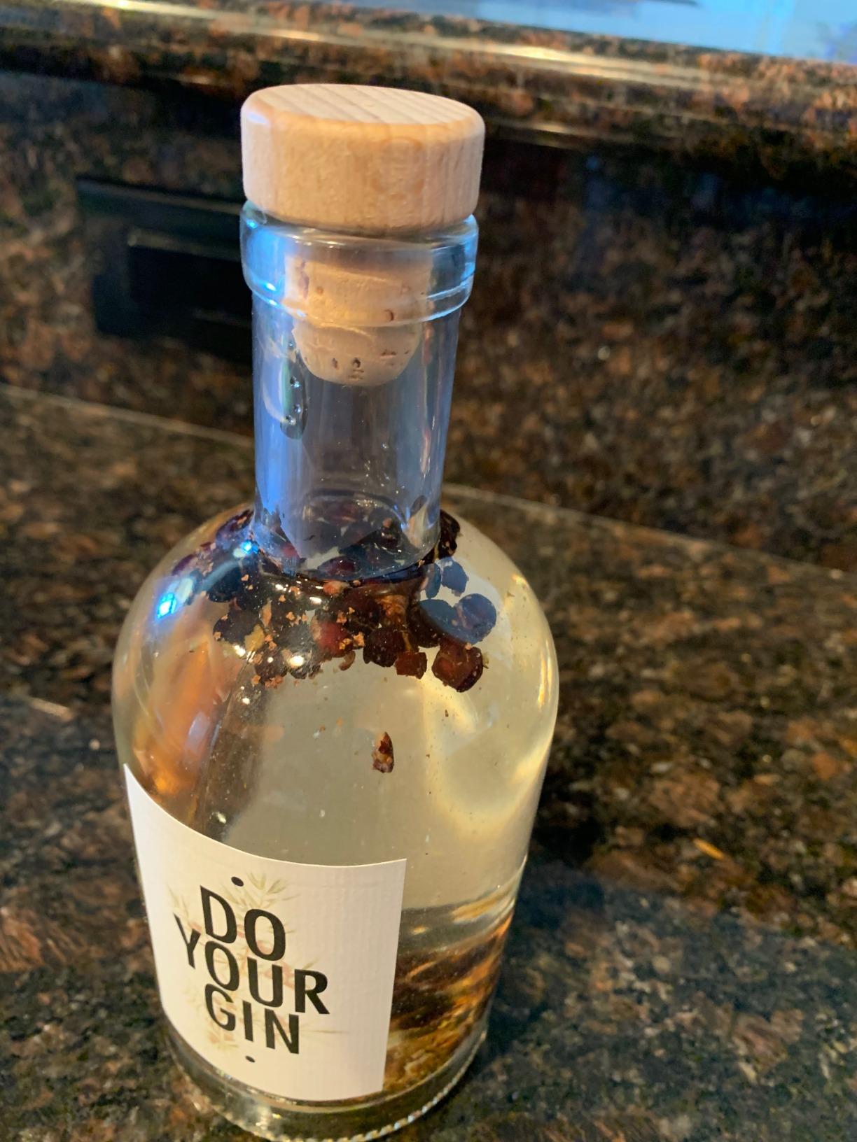DO YOUR GIN | DIY Gin Making Kit with 12 Botanicals, Bottles & Recipes | Cocktail Making Kit | Gifts for Gin Lovers, Men & Women | Birthday, Father's Day & Christmas customer photo 2