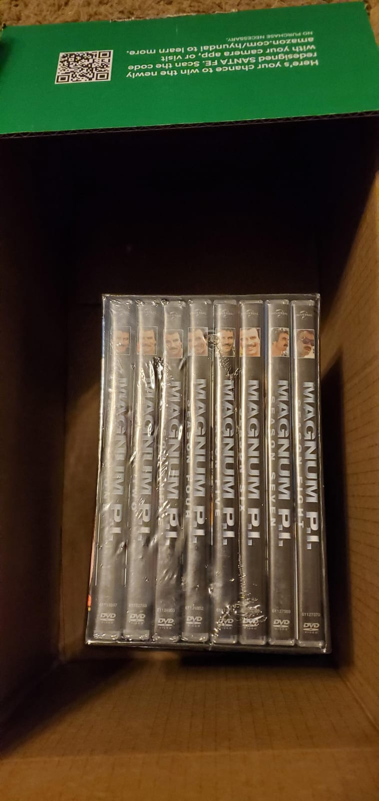 Magnum P.I.: The Complete Series [DVD] customer photo 1