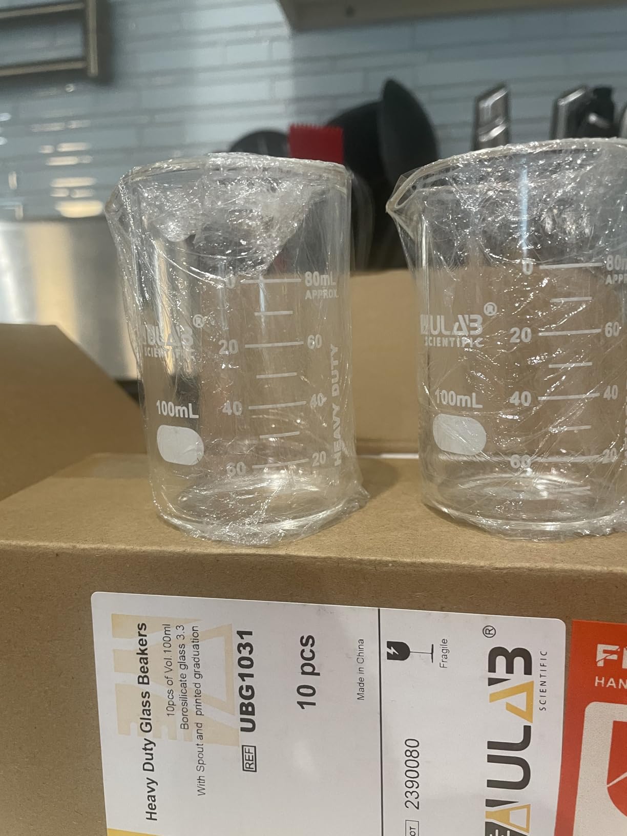 ULAB Scientific Glass Beaker Set, 3 Sizes 50ml 100ml 250ml, 3.3 Boro Griffin Low Form with Printed Graduation, UBG1001 customer photo 2