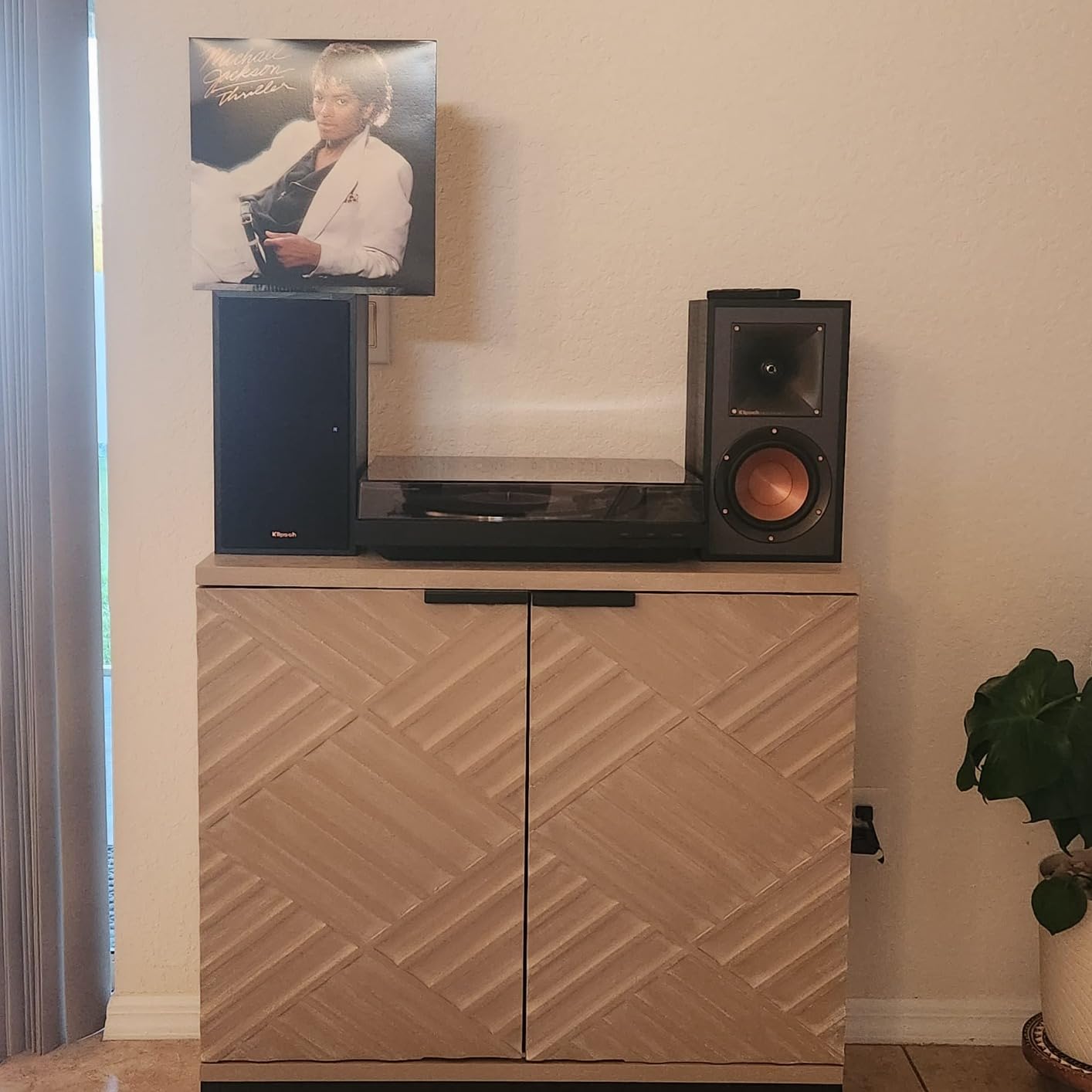 Klipsch R-51PM Powered Bluetooth Speaker, Black customer photo 1