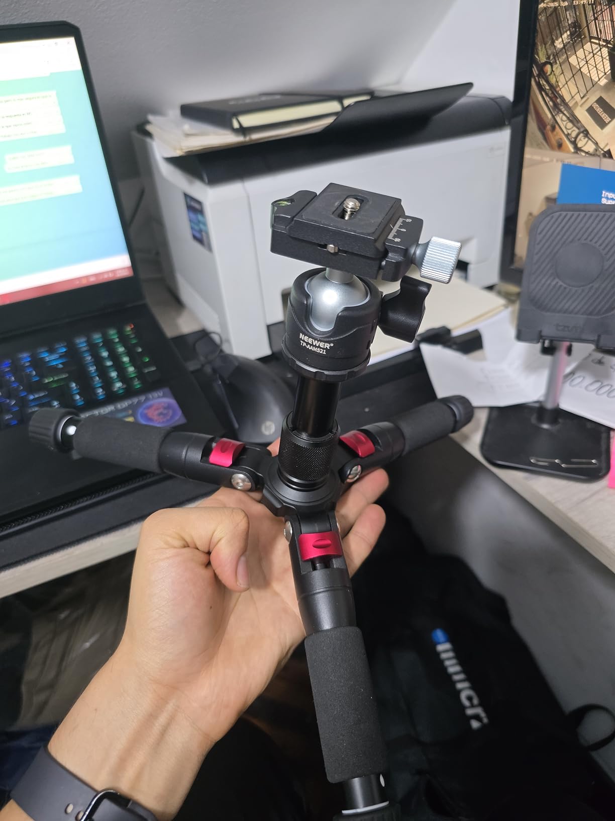 NEEWER Portable Travel Mini Tabletop Tripod, Aluminum Alloy 20
