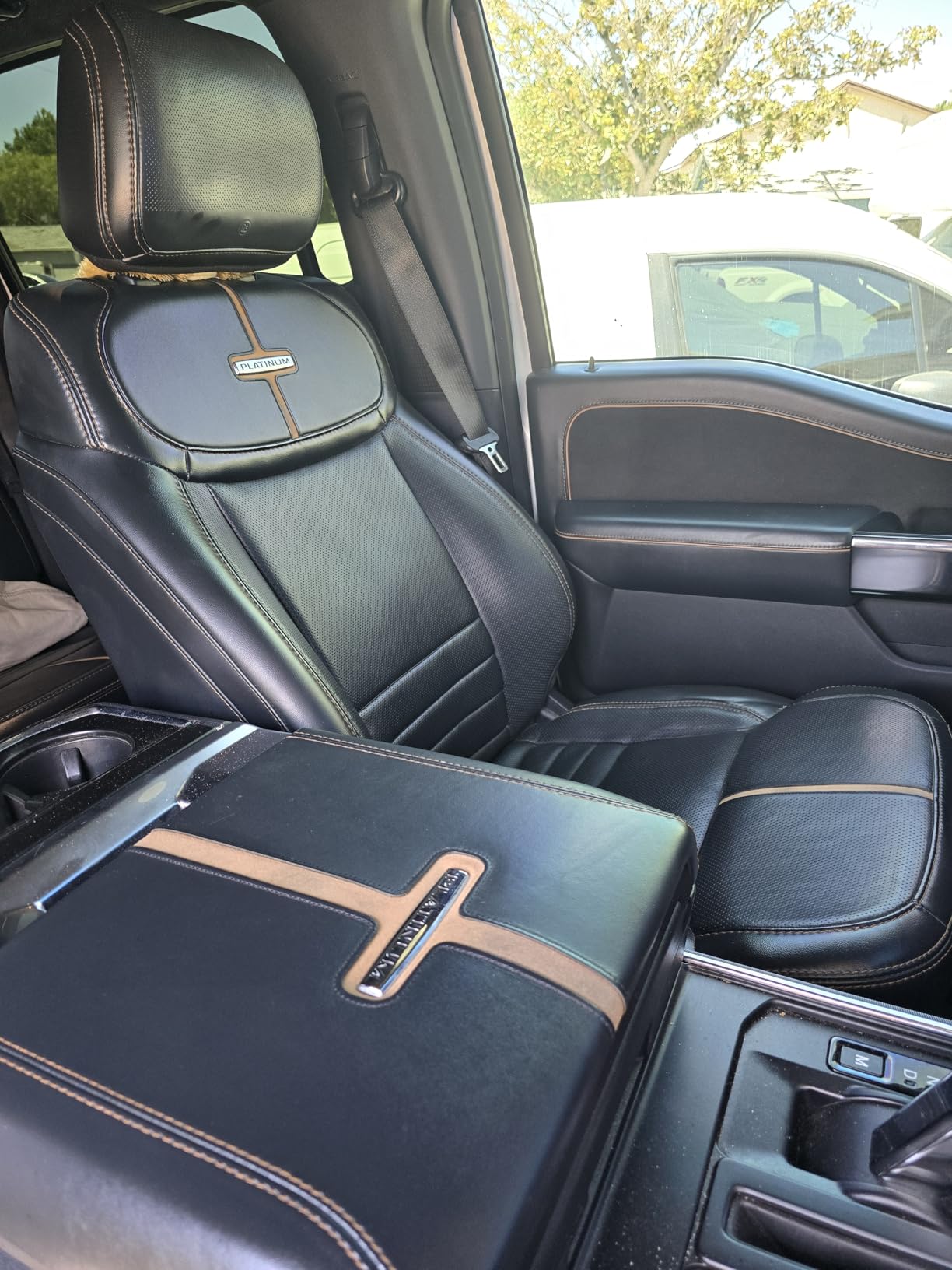 Chemical Guys, 9-Piece Leather Cleaner & Conditioner Kit for Car Interiors | Cleans then conditions seats, furniture, jackets and boots, brushes and towels included for many leather types customer photo 2