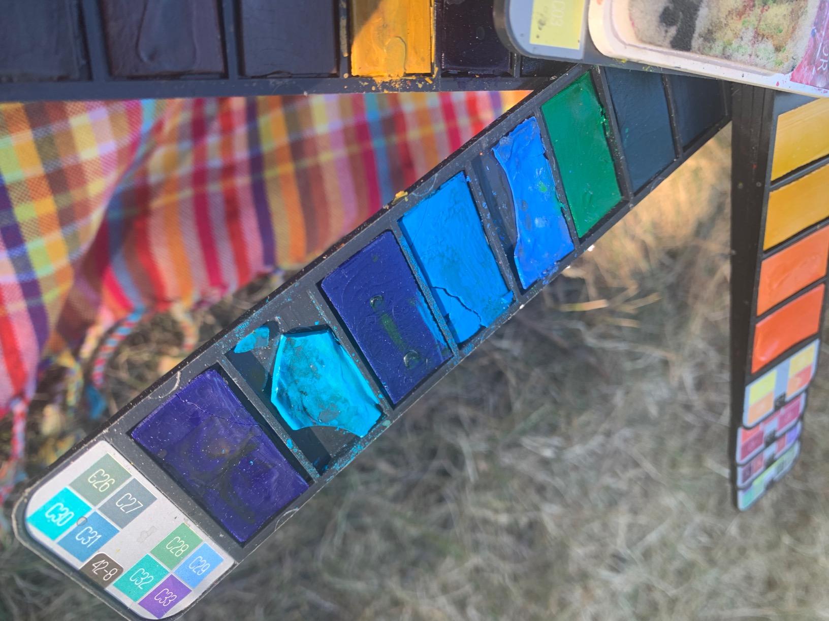 Watercolor Paint set – 42 Assorted Colors with 3 Brushes – Perfect Foldable Watercolor Field Sketch Set for Outdoor Painting –Travel Pocket Watercolor Kit customer photo 2