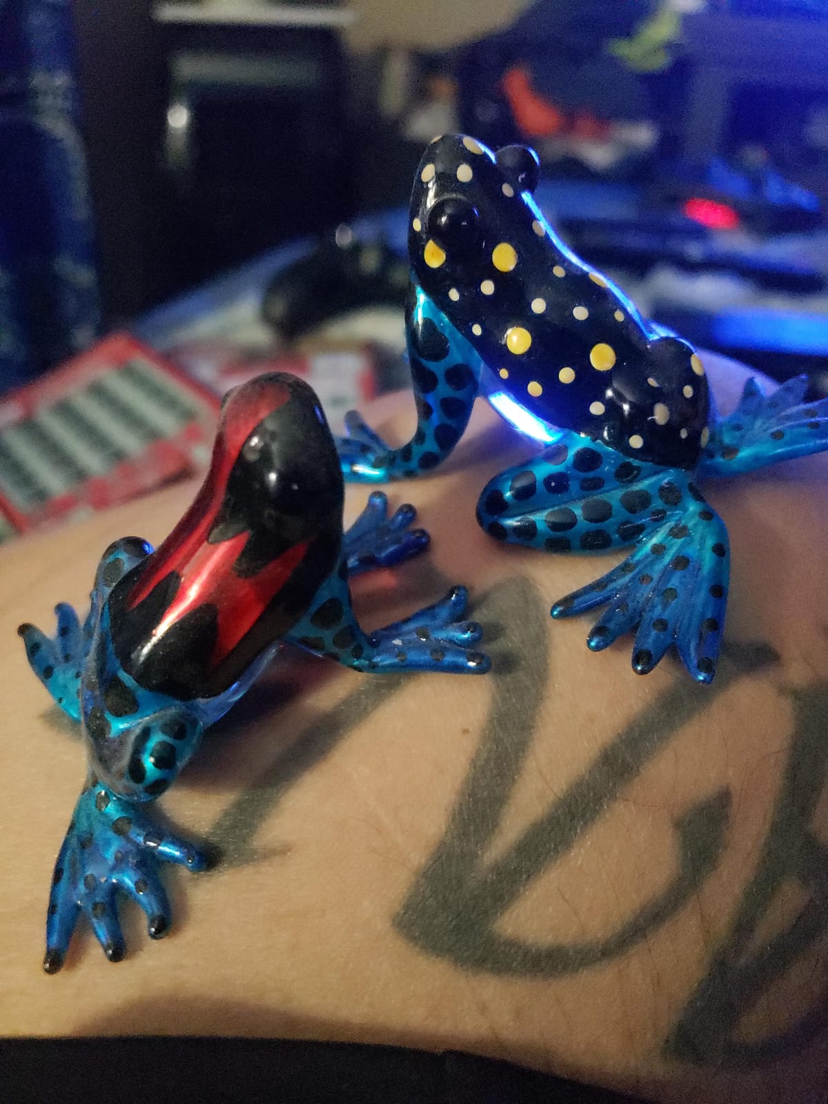Glass Frog Figurines Collectibles Poison Dart Hand Blown Painted Art Animals Miniature Garden Decor Statue Animal Blue customer photo 1