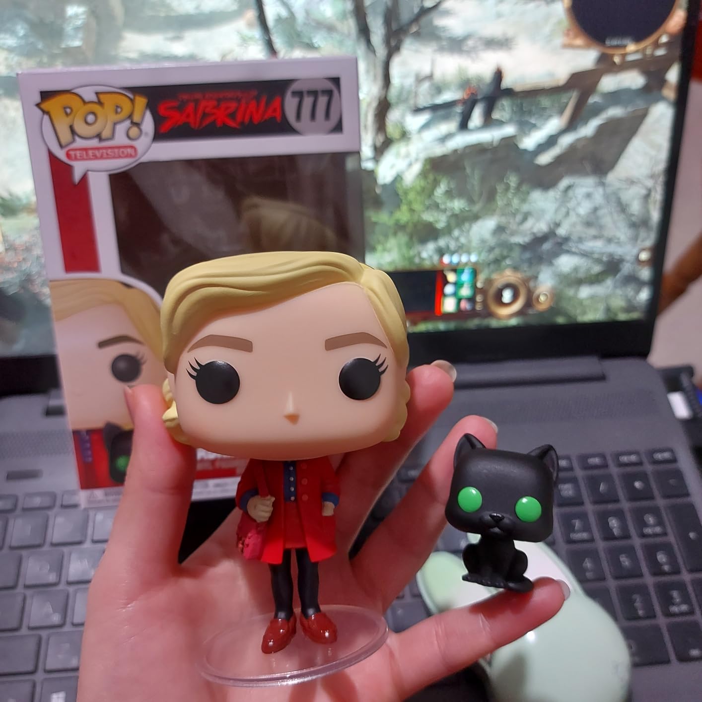Funko 38866 Pop! & Buddy: Chilling Adventuressabrina with Salem, Multicolor customer photo 2