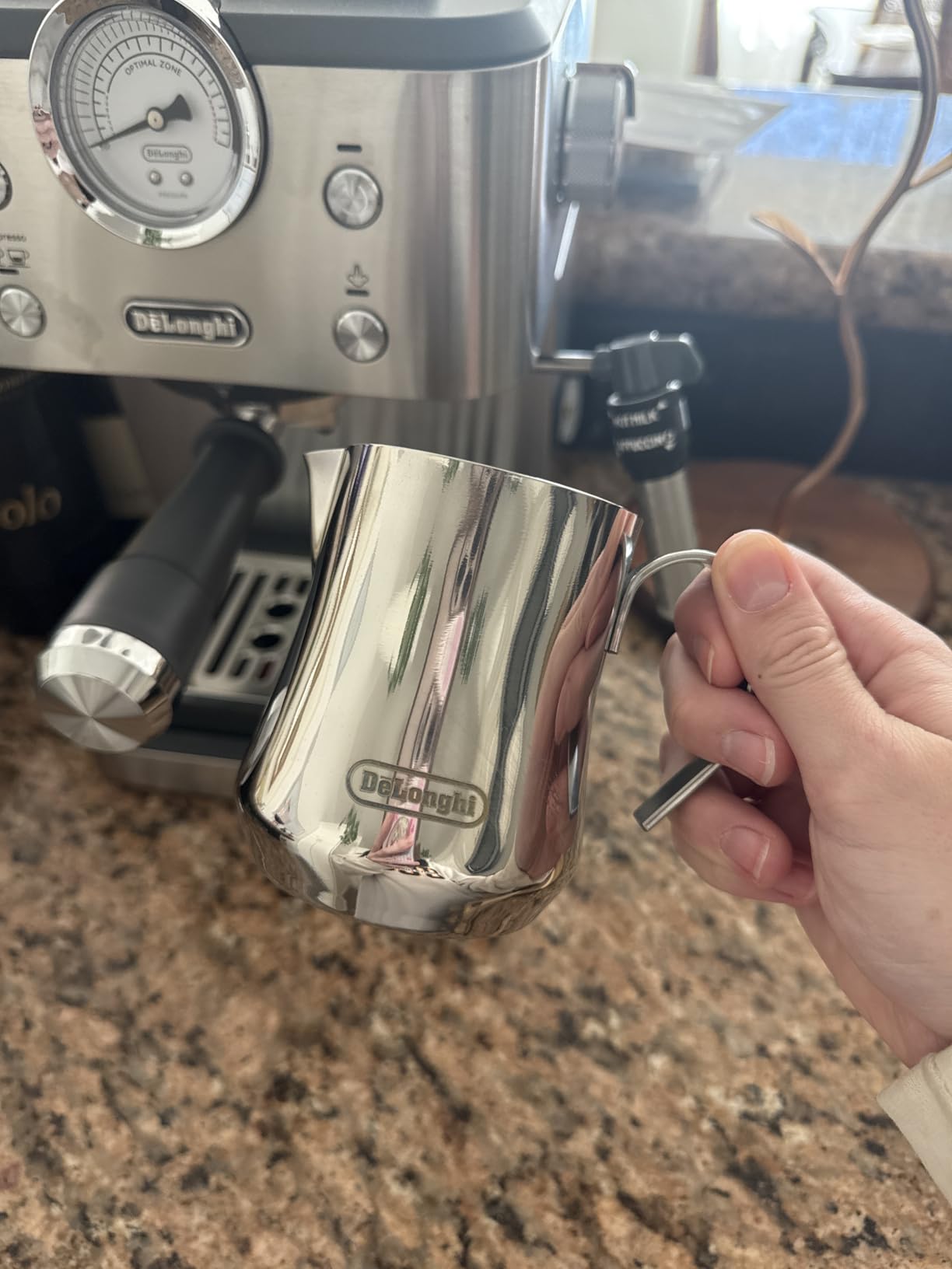 De'Longhi DLSC060 Milk Frothing Jug, 12 oz, Stainless Steel customer photo 1