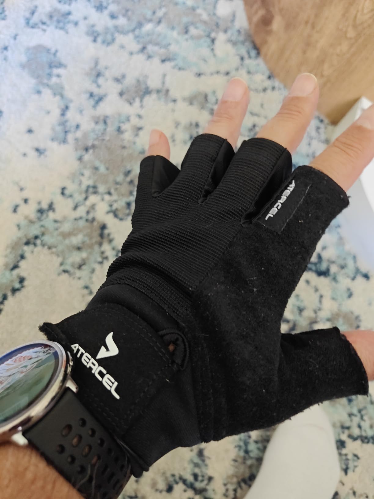 ATERCEL Workout Gloves for Men and Women, Exercise Gloves for Weight Lifting, Cycling, Gym, Training, Breathable and Snug fit customer photo 1