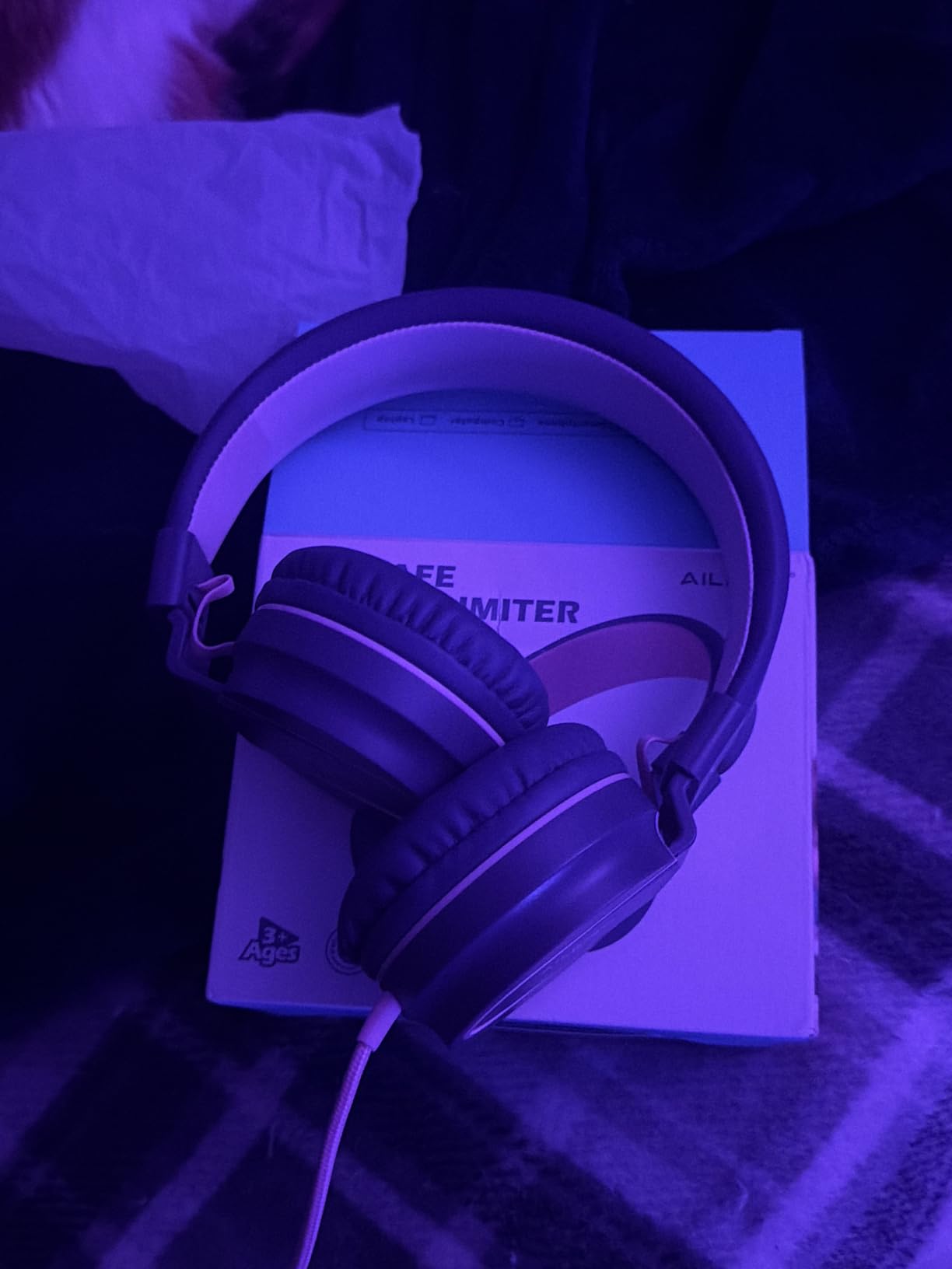Kids Headphones for School with Microphone, 93dB Volume Limited, PinkPurple customer photo 2
