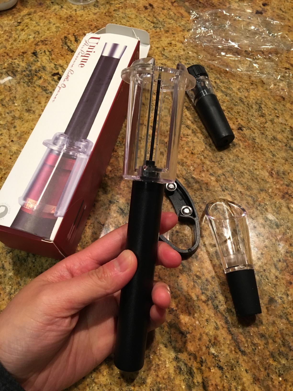 Air Pressure Pump Bottle Opener With Foil Cutter,Aerator Pourer,Vacuum Stopper(4PCS),Simple Cork Remover,Efficient Corkscrew Bottle Opener,Great For Wine Lovers,Perfect Wine Gift. customer photo 1