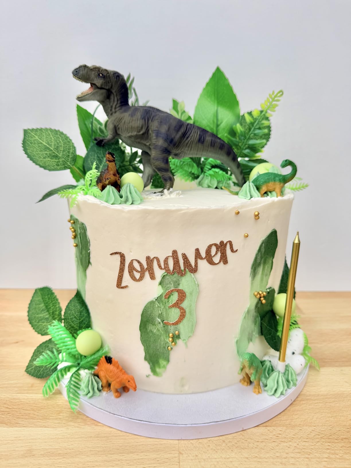 Safari Ltd. Tyrannosaurus Rex Toy - 7 Inch Dinosaur Figure for Kids Ages 3+ | 7 Inches Long x 4.5 Inches Tall, Ages 3+, Safety Tested, BPA Free PVC, Prehistoric Play, Classroom Learning customer photo 2