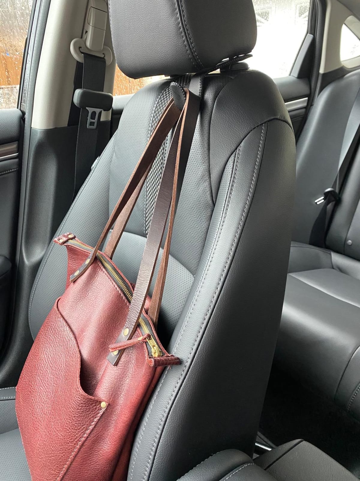 2 Pack Car Headrest Hooks, Microfiber Leather & Alloy Purse Hook Holds 45lb customer photo 1