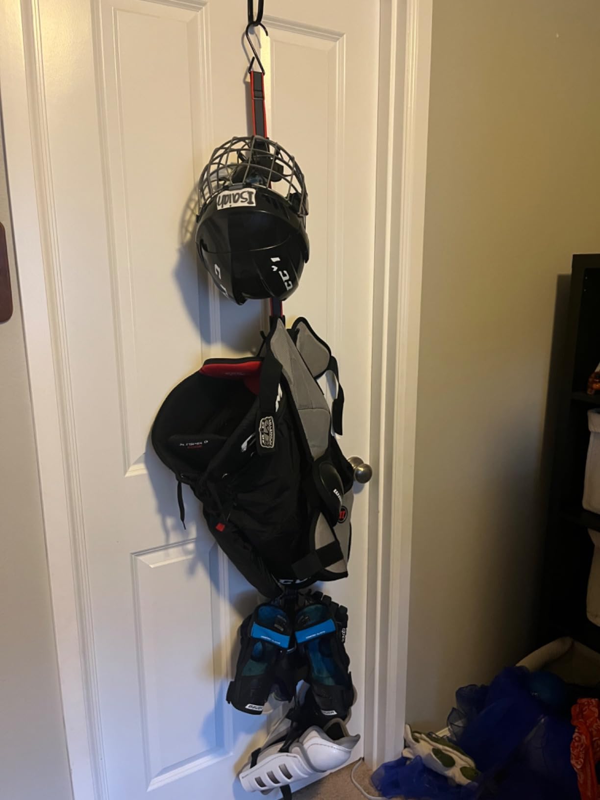 UTTY Multipurpose Portable Hanging Rack - Vertical Hockey Gear Drying Rack customer photo 2