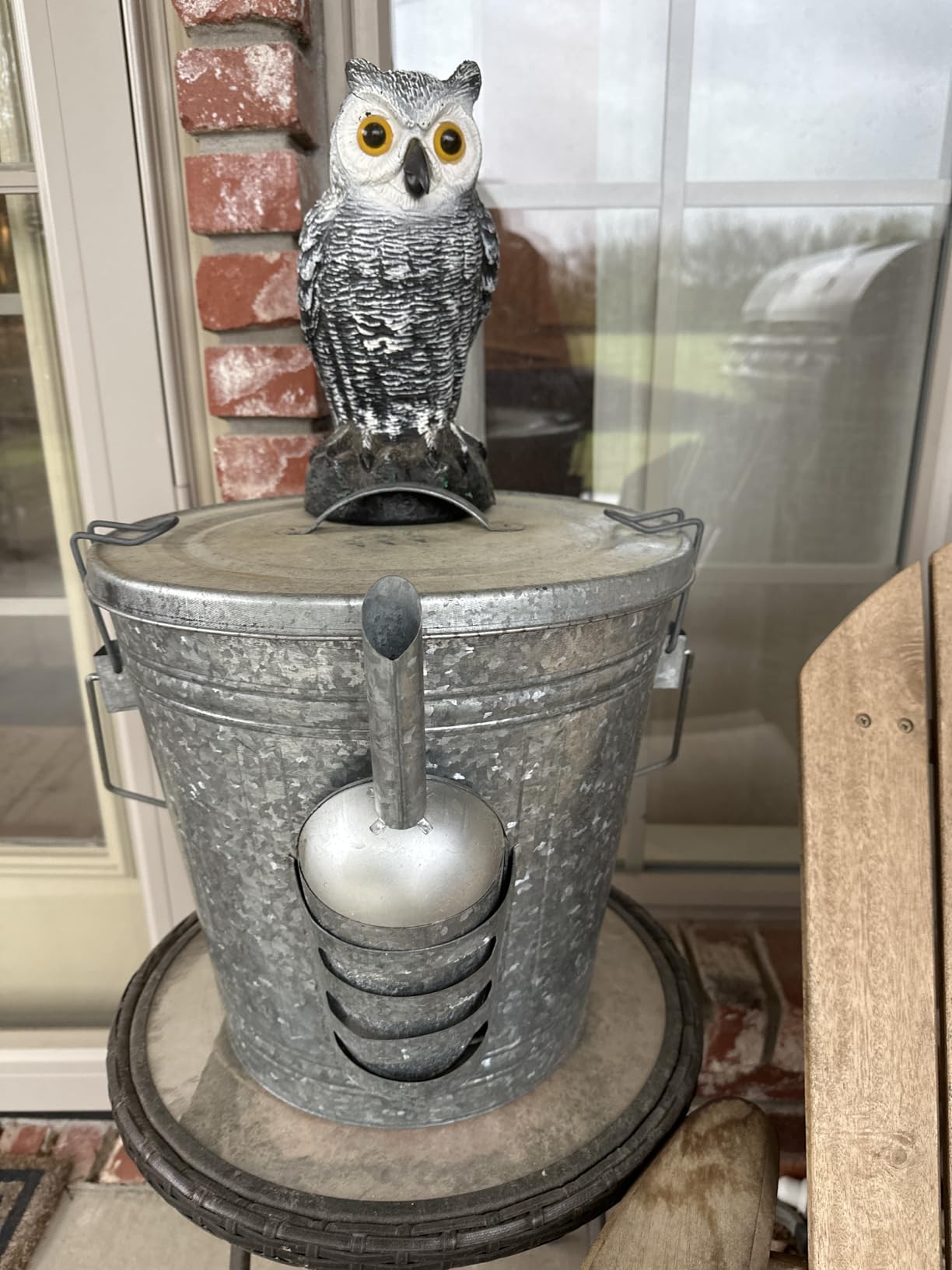 Audubon Woodlink Galvanized Steel Rustic Farmhouse Bird Food and Seed Locking Storage Bucket Bin with Scoop, Holds up to 16.5 Quarts or 25 Pounds customer photo 1