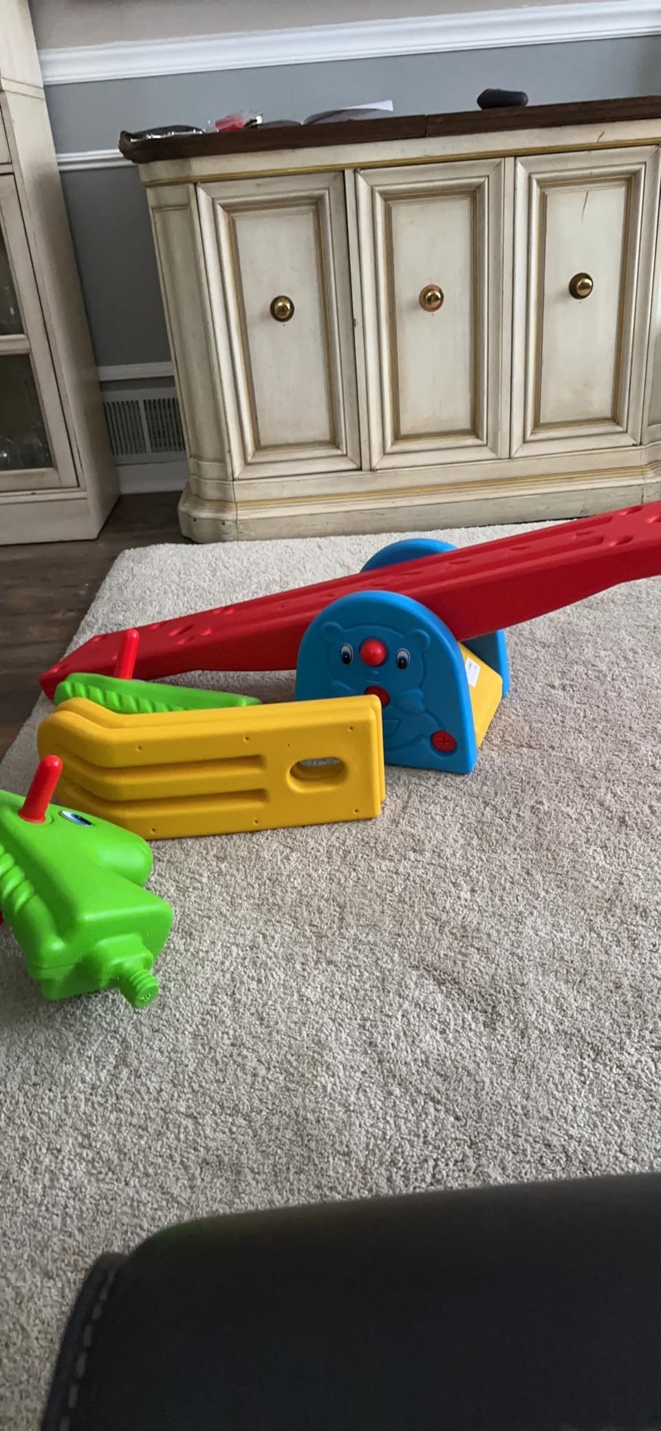 Hey Play Teeter Totter with Easy-Grip Handles, Multicolor, 57” x 12” x 21” customer photo 1