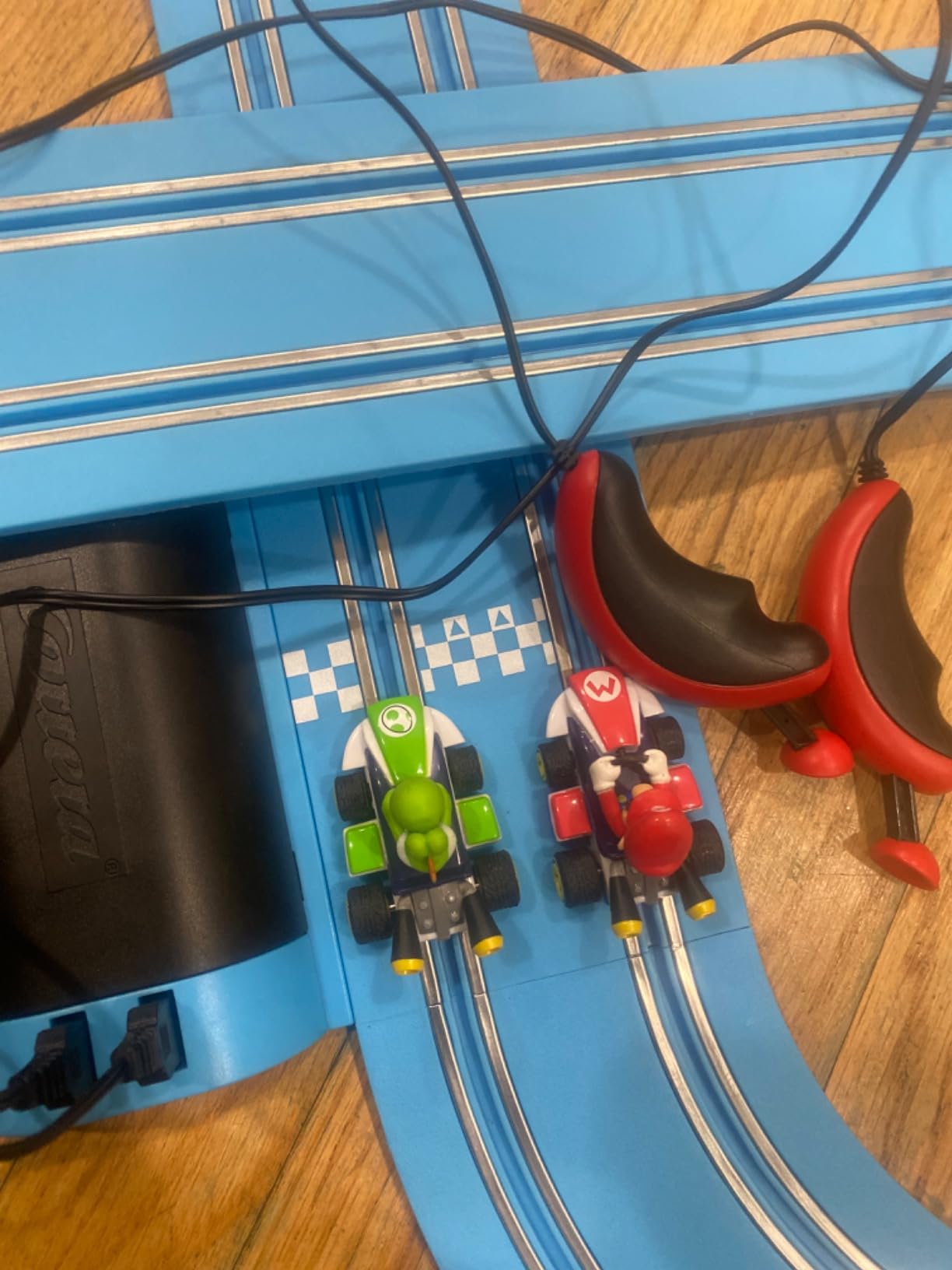 Carrera First Mario Kart - Slot Car Race Track with Spinners - Includes 2 Cars: Mario and Yoshi - Battery-Powered Beginner Toy Racing Set for Kids Ages 3 Years and Up customer photo 1