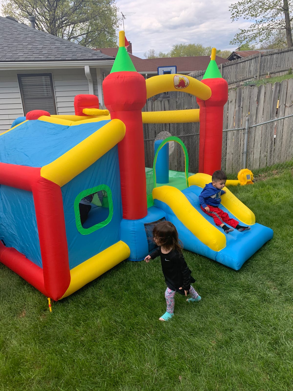WELLFUNTIME Inflatable Bounce House with Blower customer photo 1