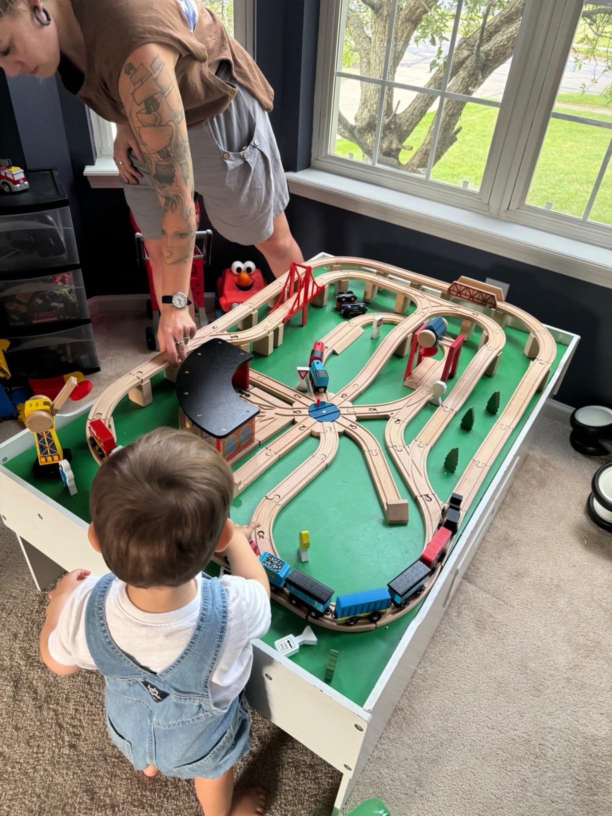 Melissa & Doug Wooden Railway Set, 130 Pieces | 130 Piece Set, 100 Wooden Tracks, 10 Toy Train Cars, Bridges, Train Station Pretend Play, Preschool Toys for Kids, Ages 3+ customer photo 1