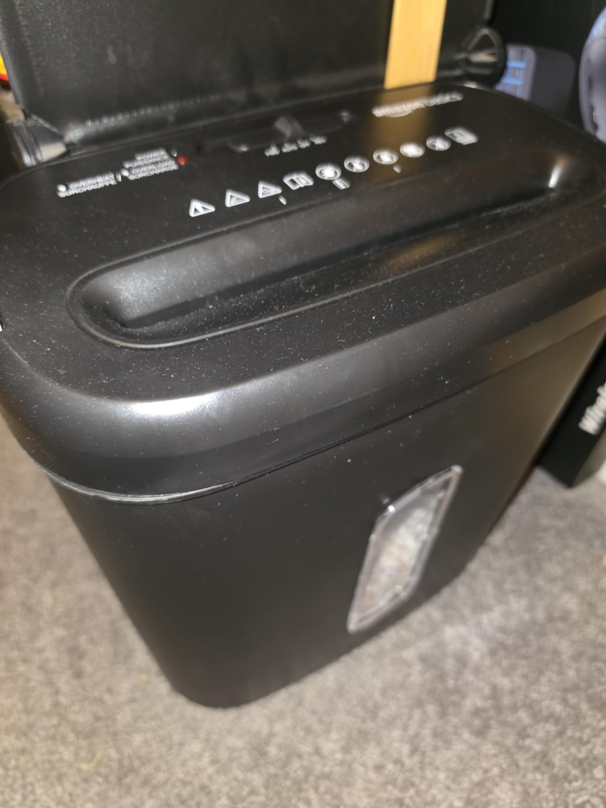 Amazon Basics 18 Sheet Cross Cut Paper, CD, and Credit Card Shredder with 6 Gallon Bin, 30 Minutes Continuous Run Time, Black customer photo 1