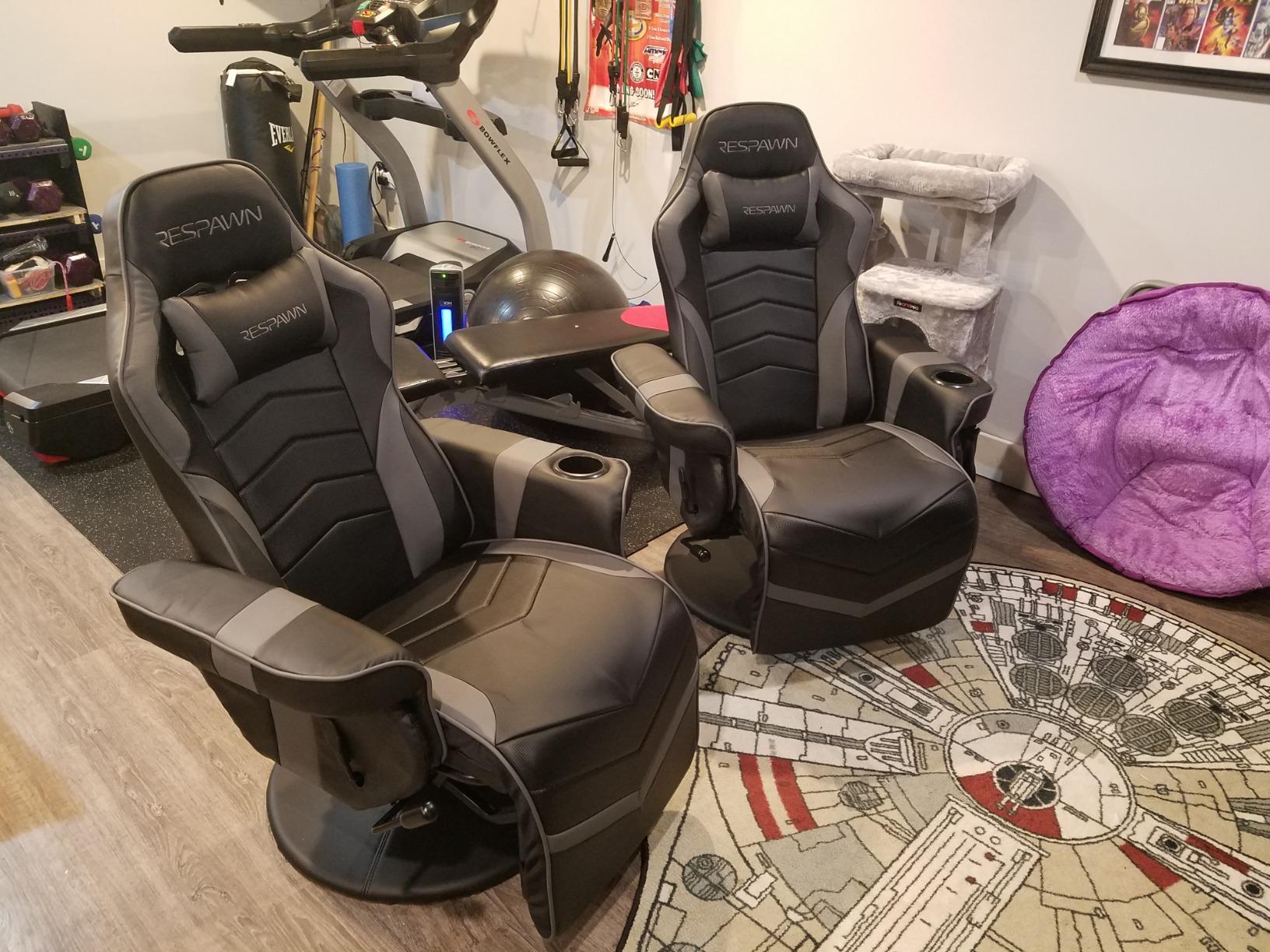 Respawn 900 Gaming Recliner Chair with Footrest, Cup Holder and Swivel customer photo 1