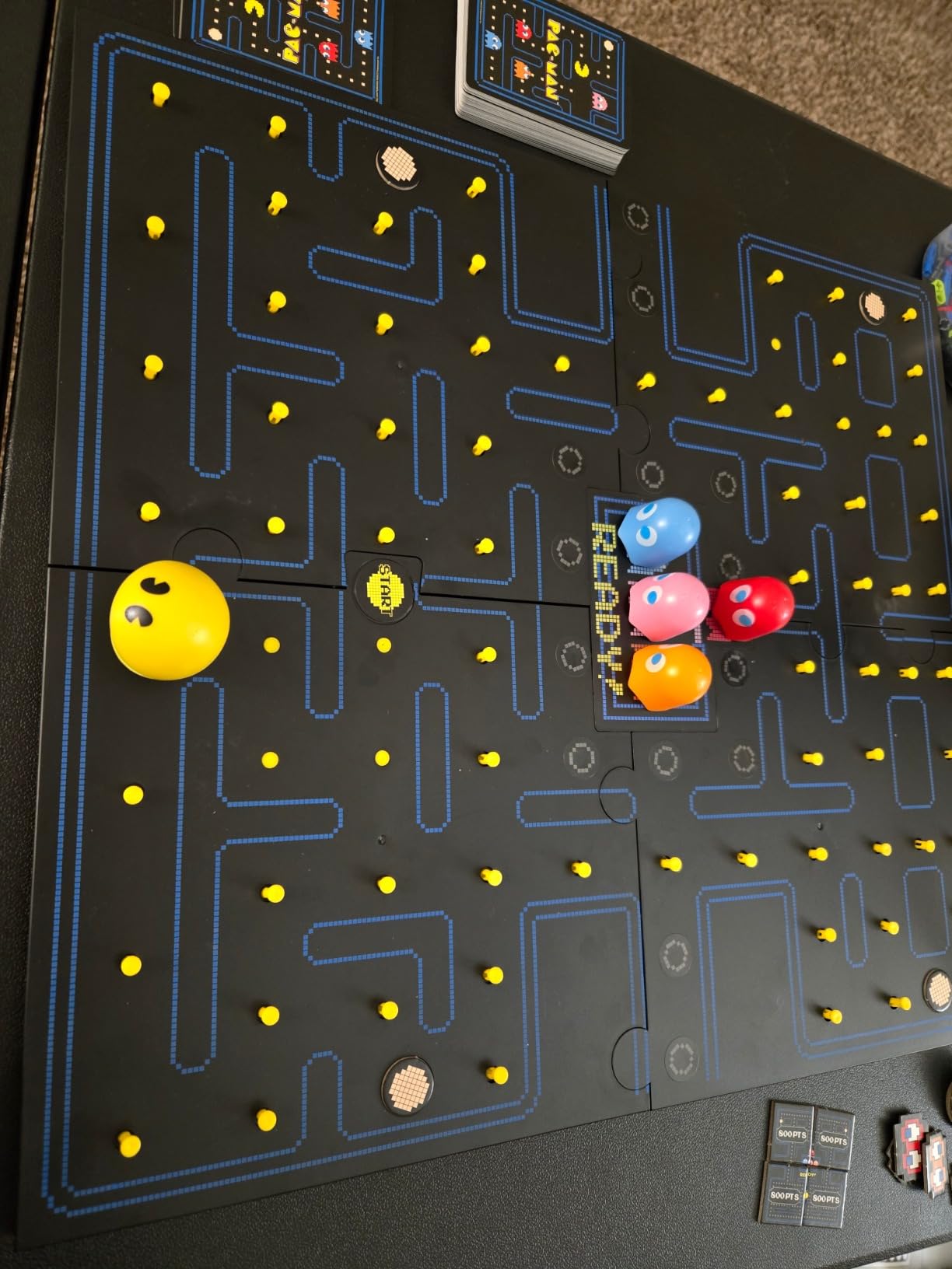 Buffalo Games - Pac-Man Game,10 years + | Play as Pac-Man or Ghost, Built-In Retro Arcade Sounds, Electronic Pac-Man Pawn, 2 to 5 Players, Full Themed Set customer photo 1
