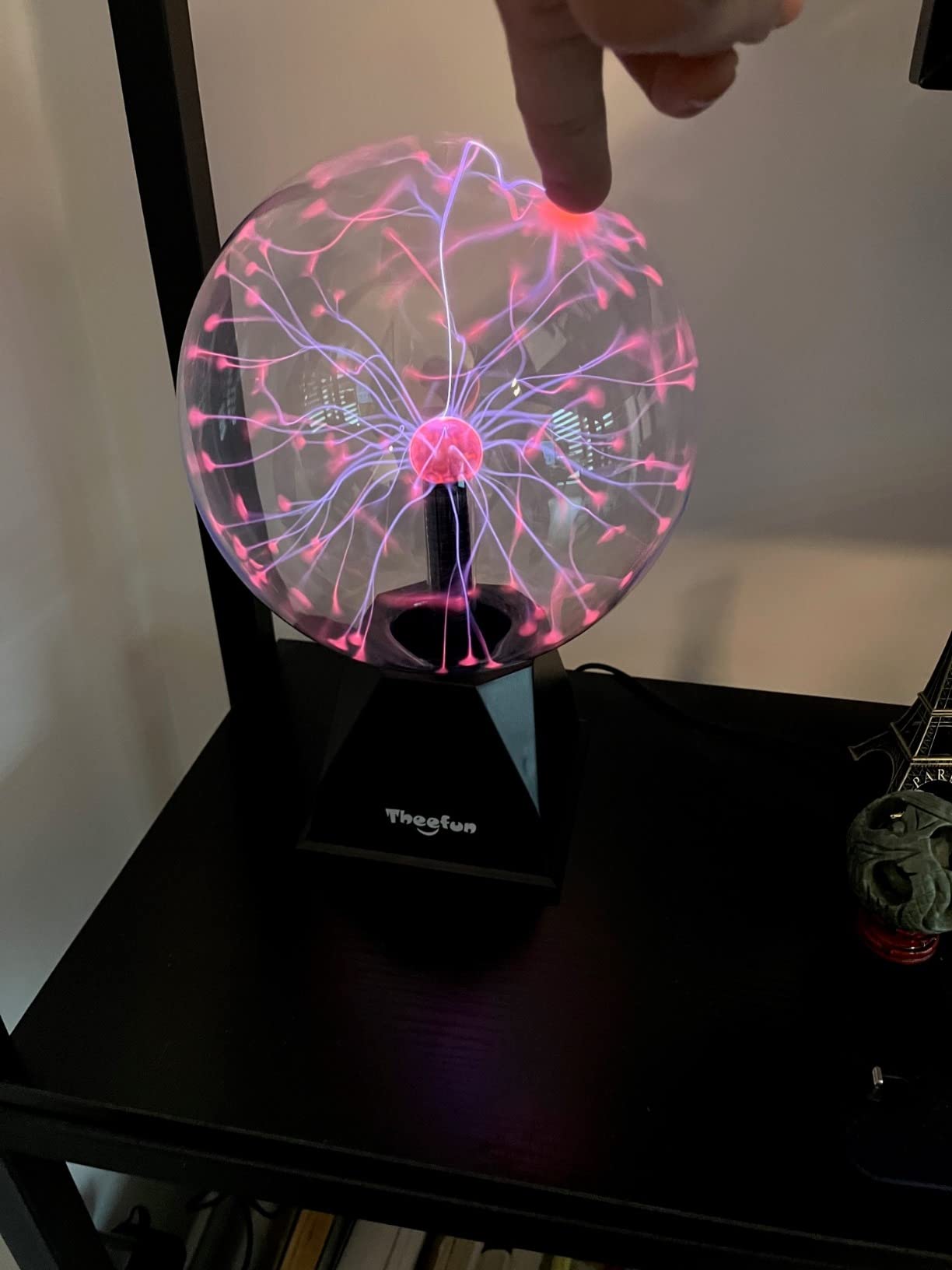 Theefun Plasma Ball 8 Inch Plasma Lamp Touch & Sound Sensitive Plasma Globe customer photo 1