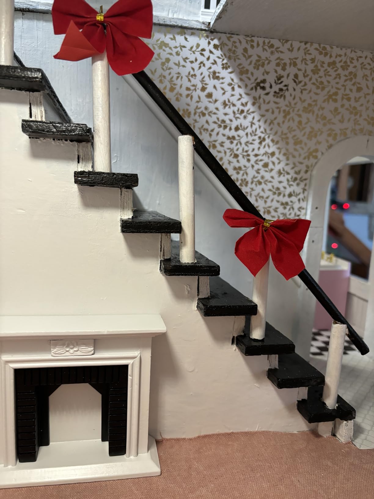 1:12 Dollhouse Miniature Wooden Vintage Black White Fireplace customer photo 1