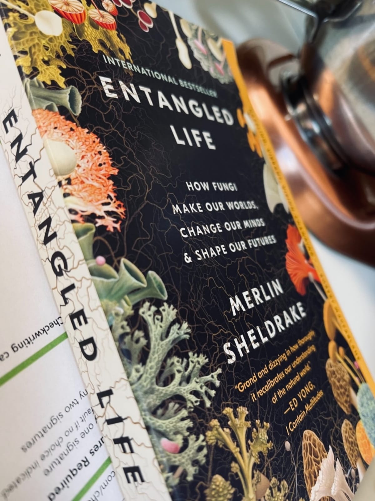 Entangled Life: How Fungi Make Our Worlds, Change Our Minds & Shape Our Futures customer photo 1