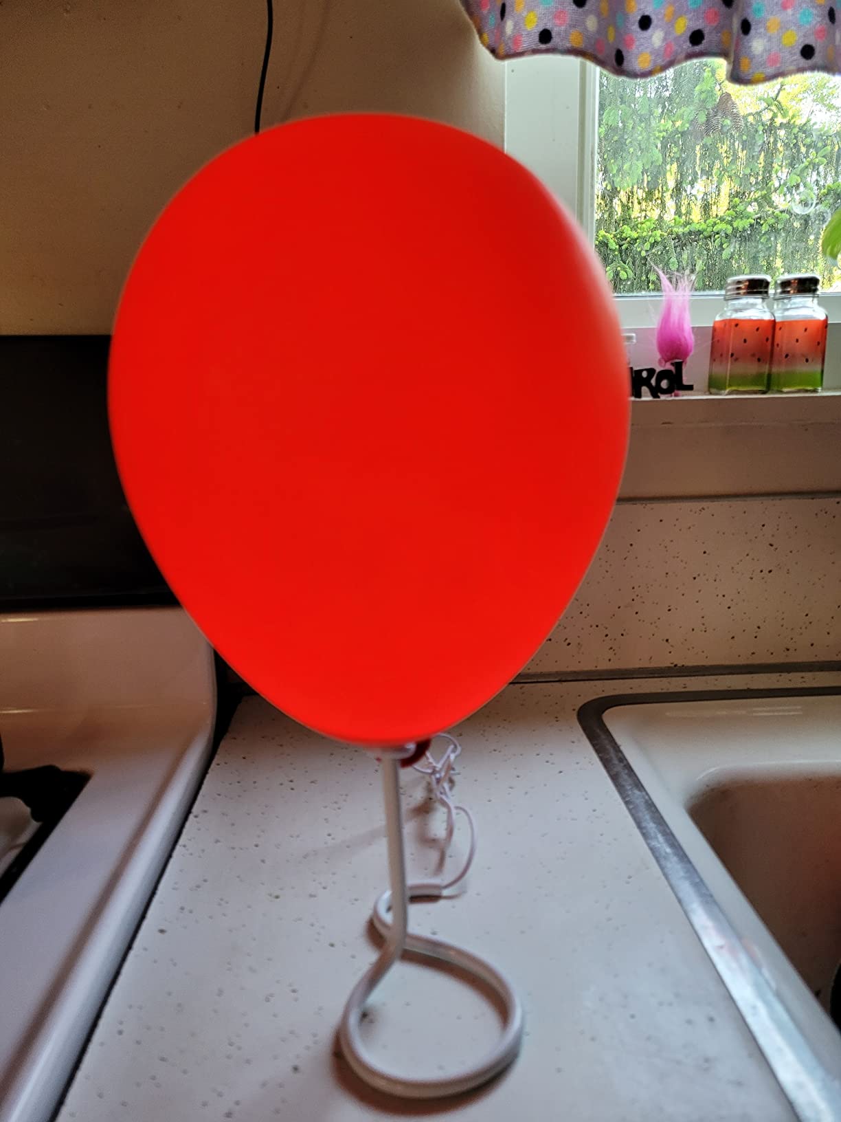 Paladone Pennywise Officially Licensed Red Balloon Lamp Horror Movie IT Fan Decor - Moody and Halloween Classic Accent Lamp customer photo 2