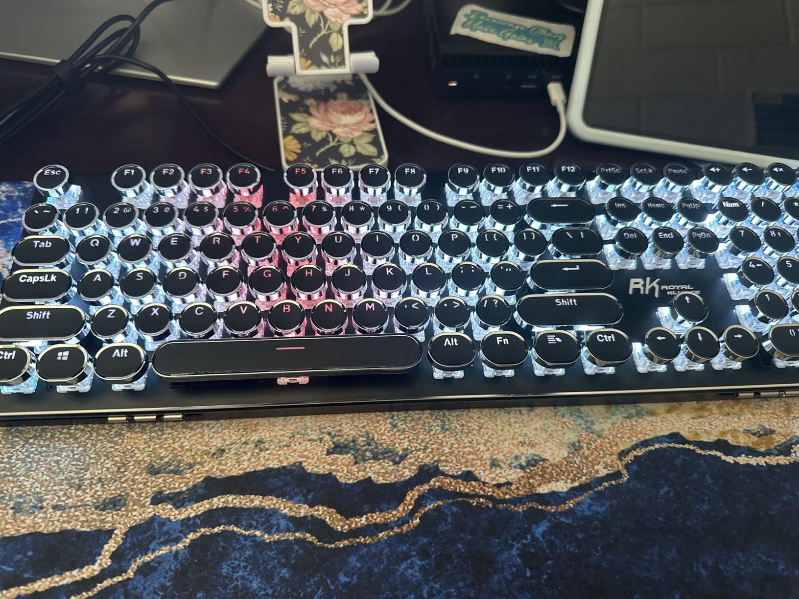 RK ROYAL KLUDGE S108 Typewriter Keyboard, Retro Mechanical Gaming Keyboard Wired 108 Keys with RGB Backlit Sidelight, Detachable Wrist Rest, Round Keycaps Blue Switches - Black customer photo 1