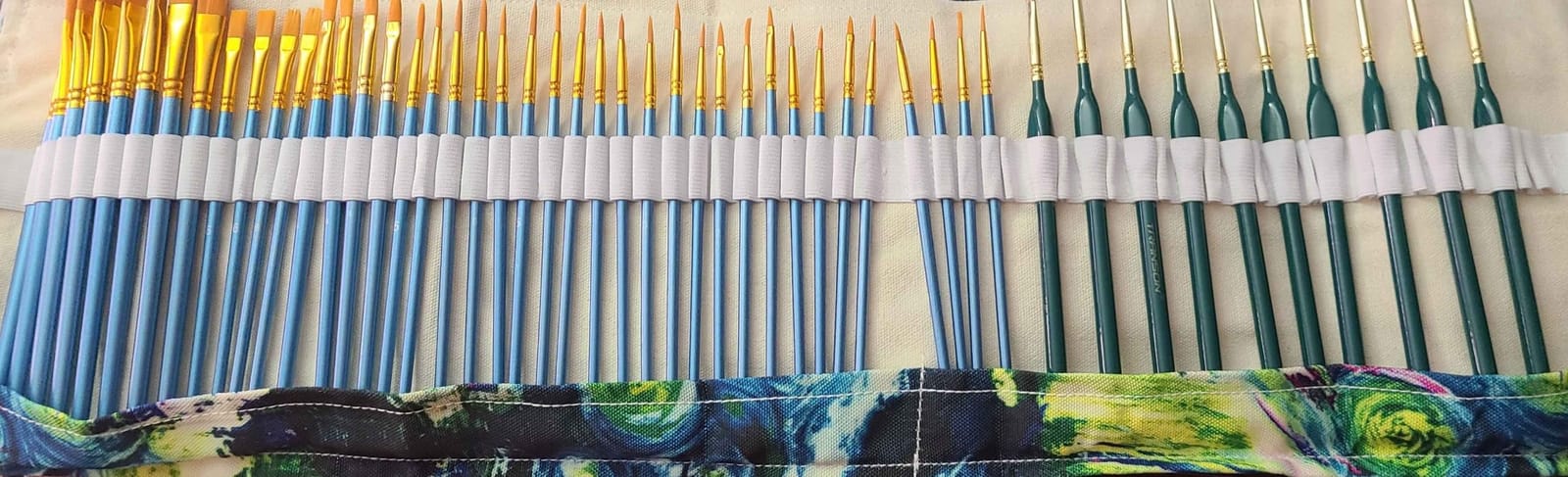 Soucolor Acrylic Paint Brushes Set, 20 Pcs Pointed Tip Artist Paintbrushes customer photo 1