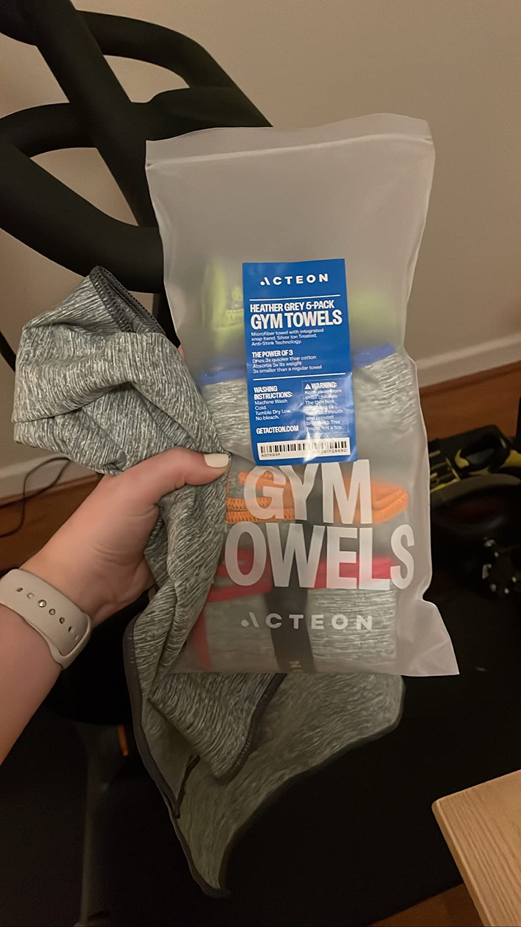 Acteon Microfiber Gym Towels 5 Pack, Quick Dry Silver ION Odor-Free Sweat Towel, Super Absorbent Fast Drying for Men & Women, Workout, Yoga, Running, Hiking, Travel – 16x30.5 Inch customer photo 1