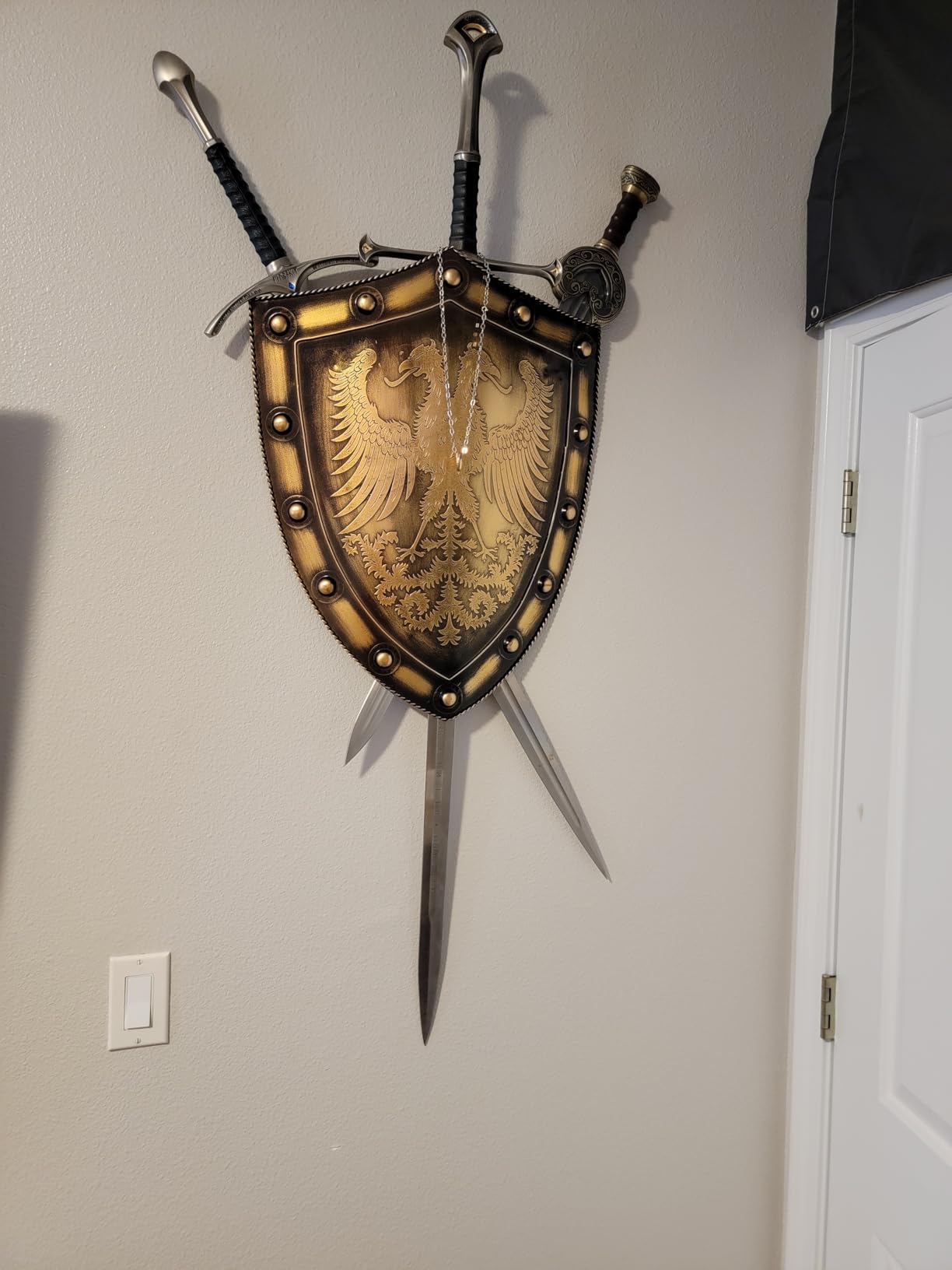 LOOYAR Medieval Double‑Headed Eagle Iron Shield for Wall Display & Swords customer photo 2