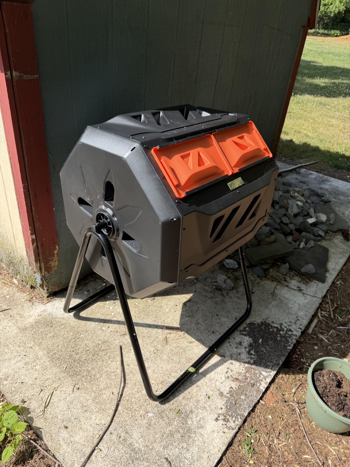 VIVOSUN Outdoor Tumbling Composter Dual Rotating Batch Compost Bin, 43 Gallon Black Door customer photo 2