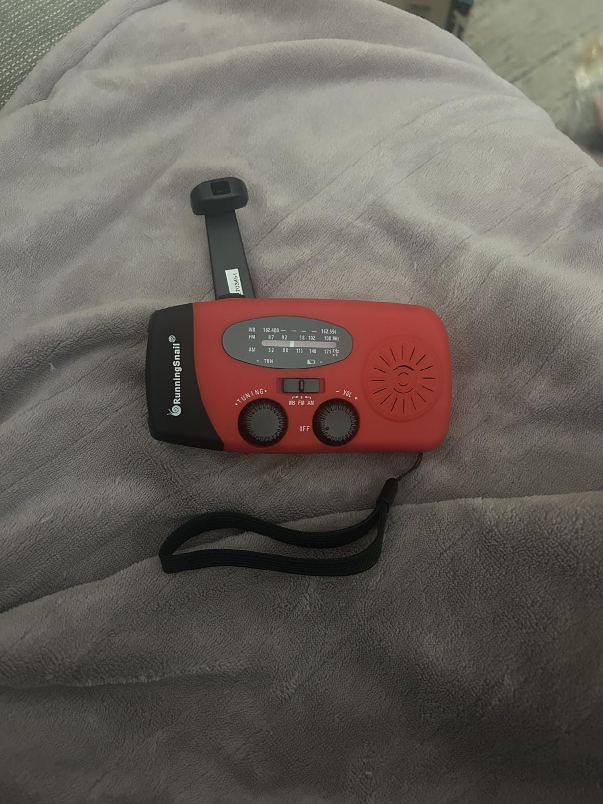 RunningSnail Emergency Crank Radio with 3-Mode Flashlight & Reading Lamp customer photo 2