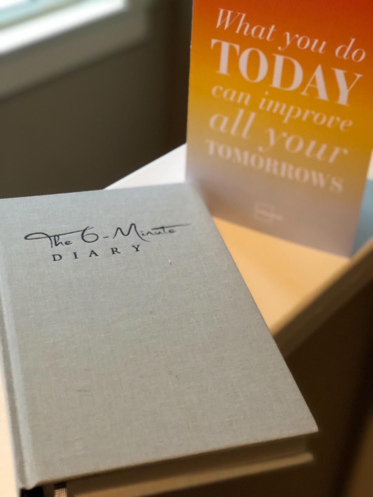 6-Minute Diary – 3-Million-User Gratitude Journal for Women & Men with Prompts – Guided Self Care Book Based on Positive Psychology – Daily Manifestation customer photo 2
