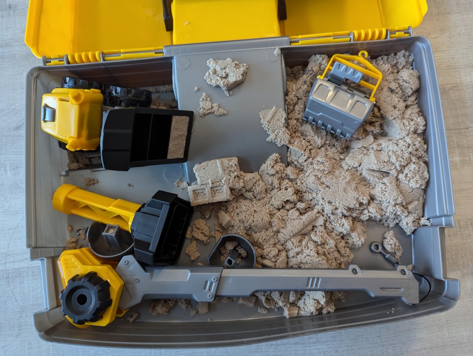 Kinetic Sand Construction Site, Moldable Play Sand Sensory Toys, Ages 3+ customer photo 2