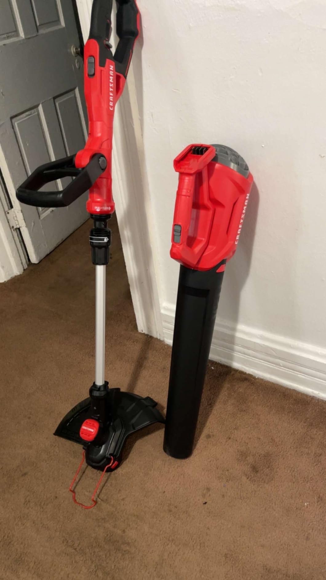 CRAFTSMAN 20V MAX WEEDWACKER String Trimmer and Leaf Blower Combo Kit, Battery and Charger Included (CMCK197M1) customer photo 2