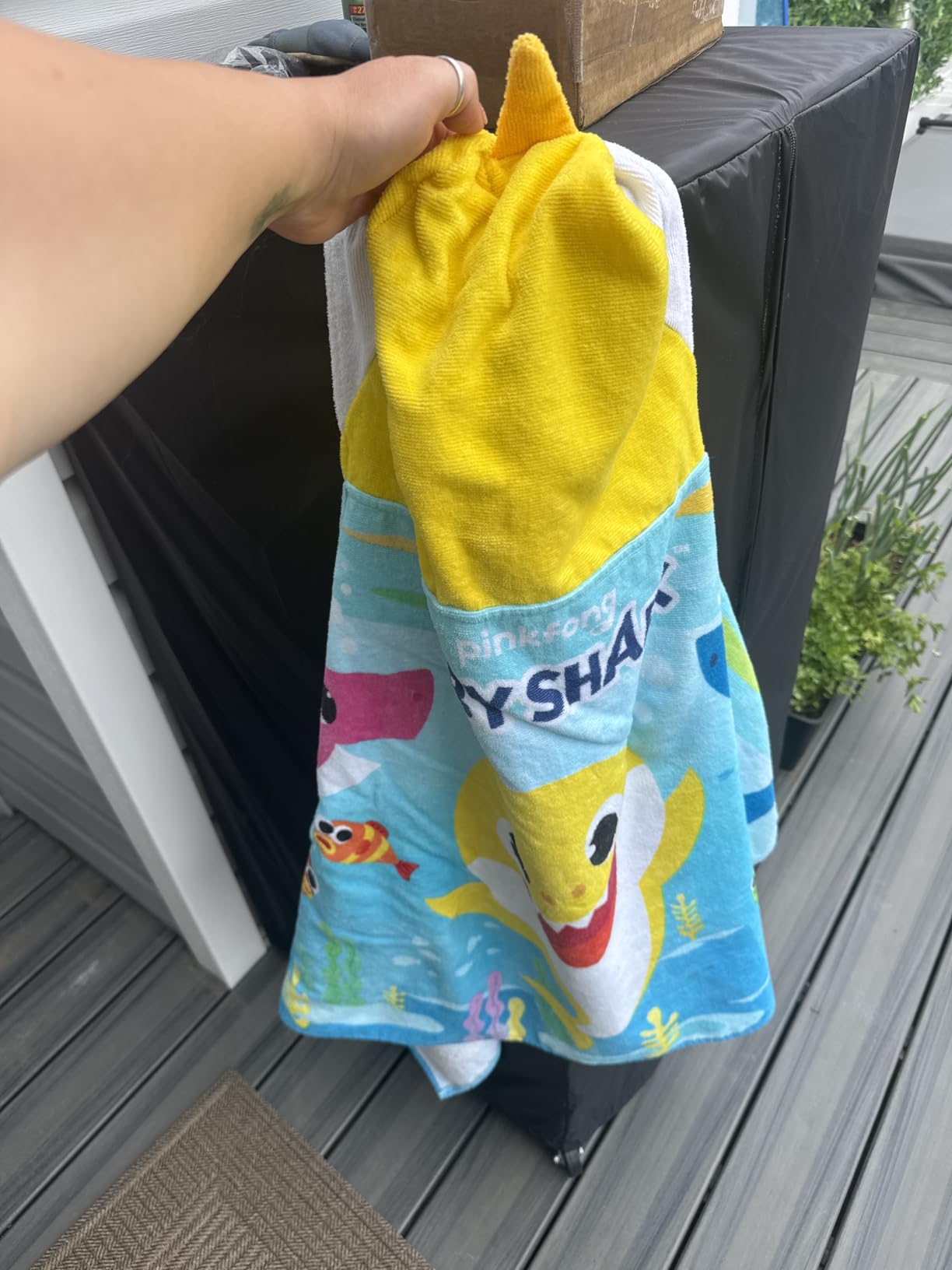 Despicable Me Minions Bath/Pool/Beach Soft Cotton Terry Hooded Towel Wrap, 24