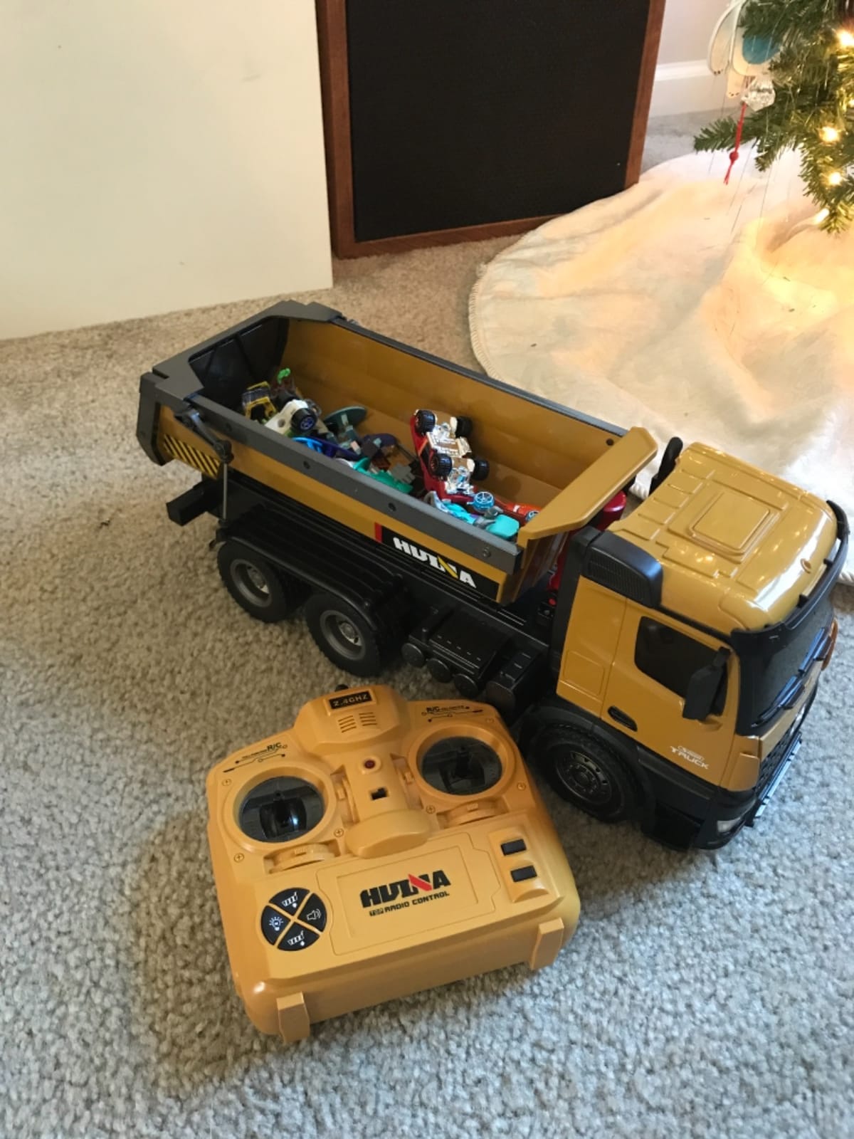 kolegend RC Excavator Toy | 1:18 Remote Control Excavator customer photo 1