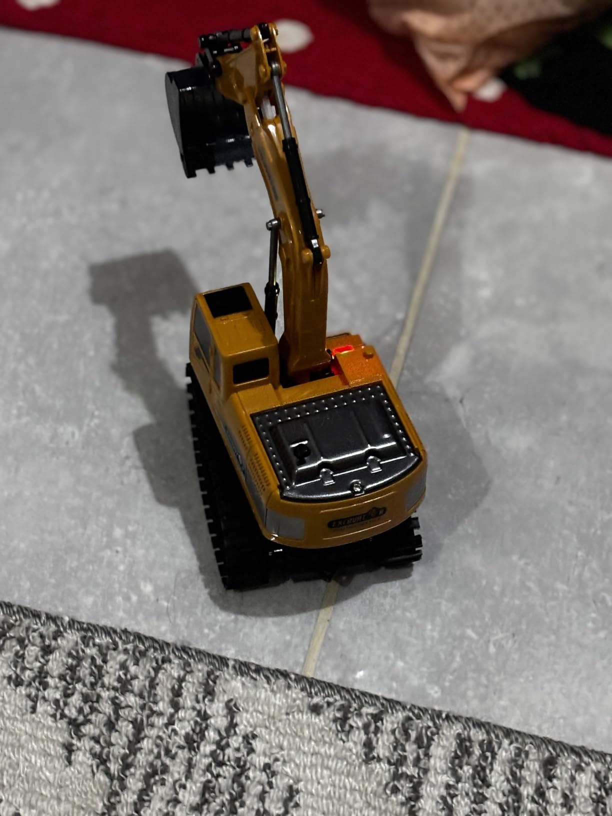 Remote Control Excavator, Beach Excavator Sand Toy Gift for Boys Age 3-7 customer photo 1