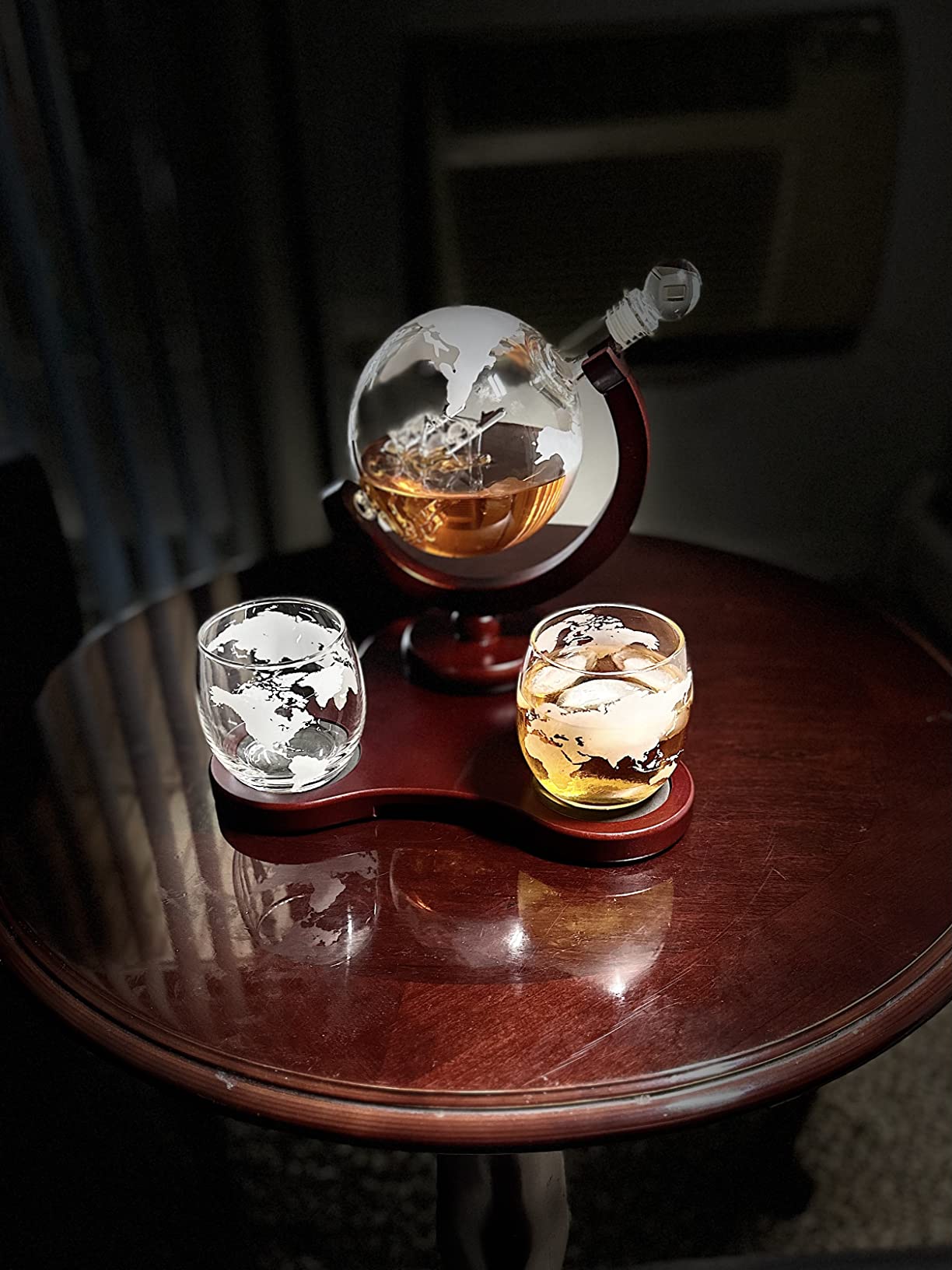 Whiskey Globe Decanter Set with 2 Glasses in Gift Box - Whiskey decanter for Liquor, Whiskey, Brandy, Gin, Rum, Tequila, Vodka, and Brandy - Home Bar Accessories for Men and Women customer photo 1