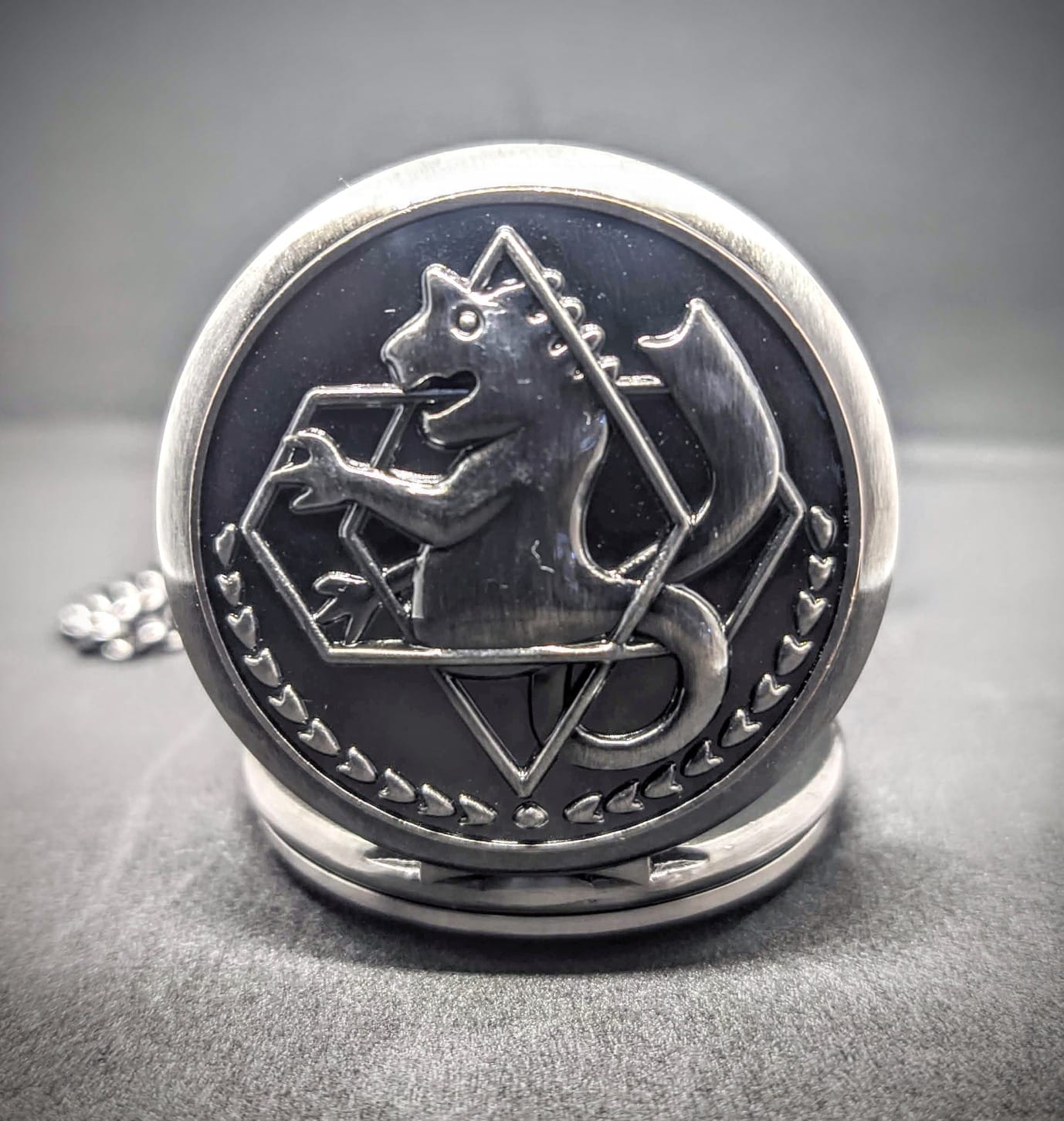 BOSHIYA Fullmetal Alchemist Pocket Watch with Chain Vintage Bronze Quartz Pocket Watch Cosplay Accessories Anime Merch Gift Box customer photo 1