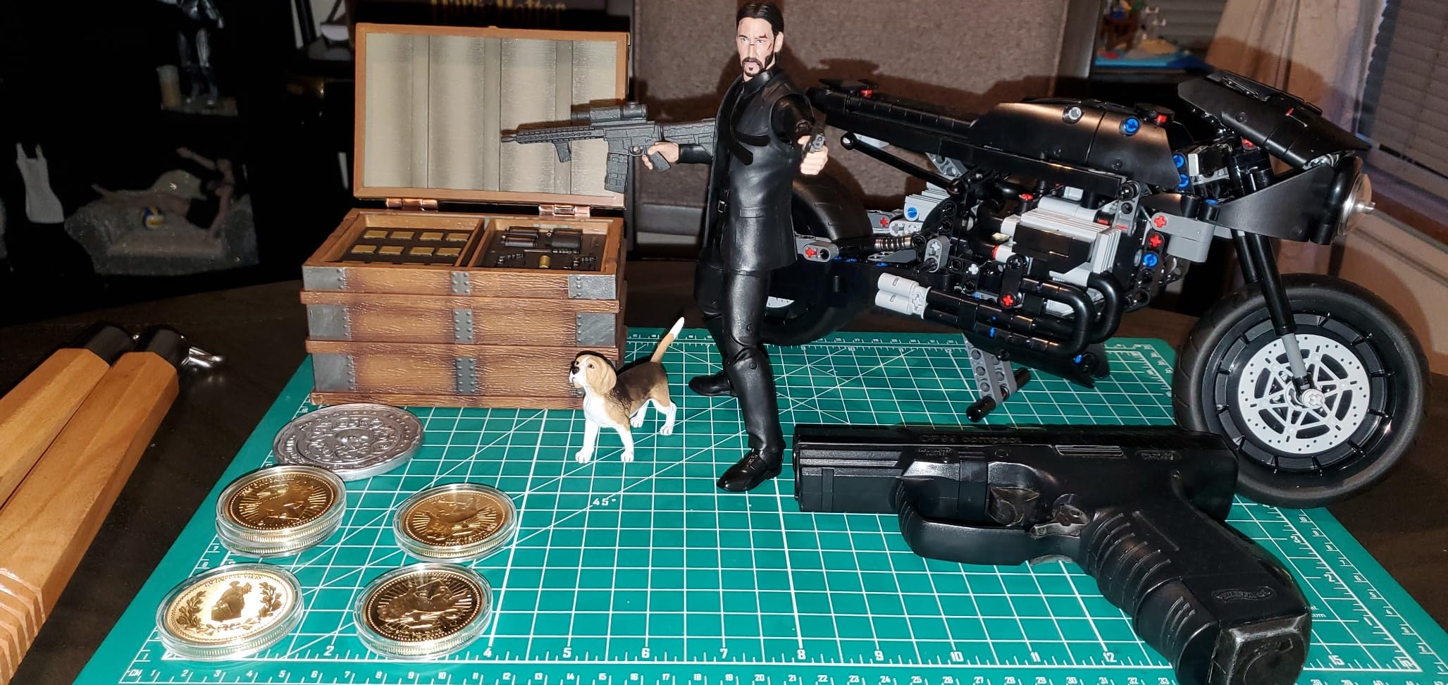 John Wick Deluxe Action Figure Box Set, Multicolor customer photo 1