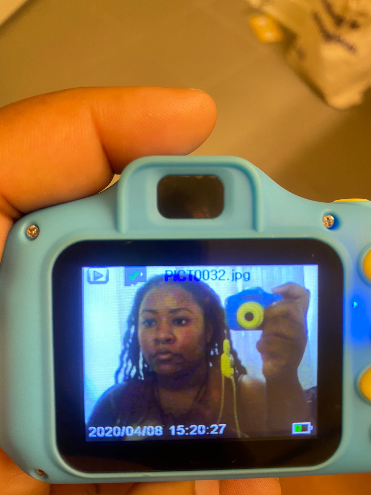 Desuccus Kids Camera for Ages 3-12, HD Digital Camera with 32GB Card customer photo 1