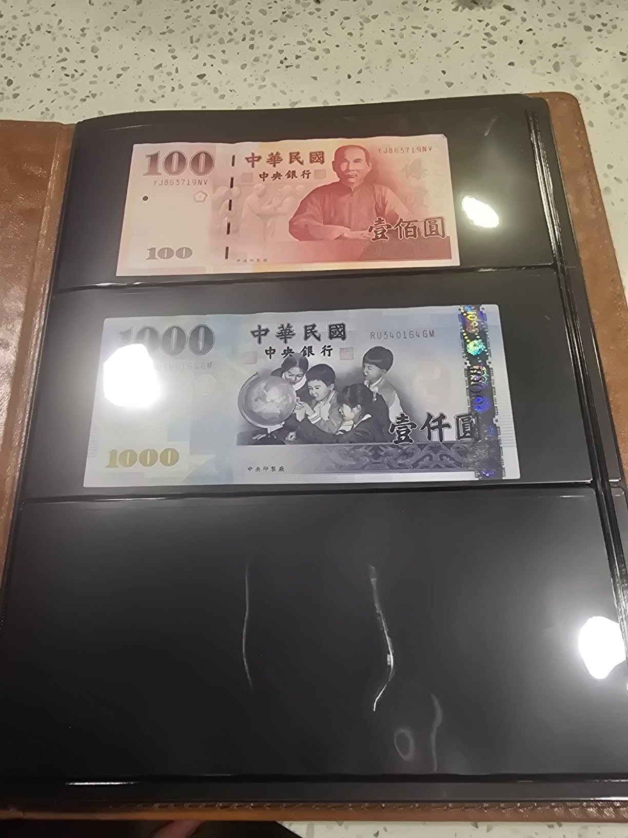 Ettonsun Leather 60-Pocket Dollar Bill Holders for Collectors Paper Money Album Currency Collection Supplies Book Travel Banknote Stamp Storage,Collection Folder for paper souvenirs, Black customer photo 2