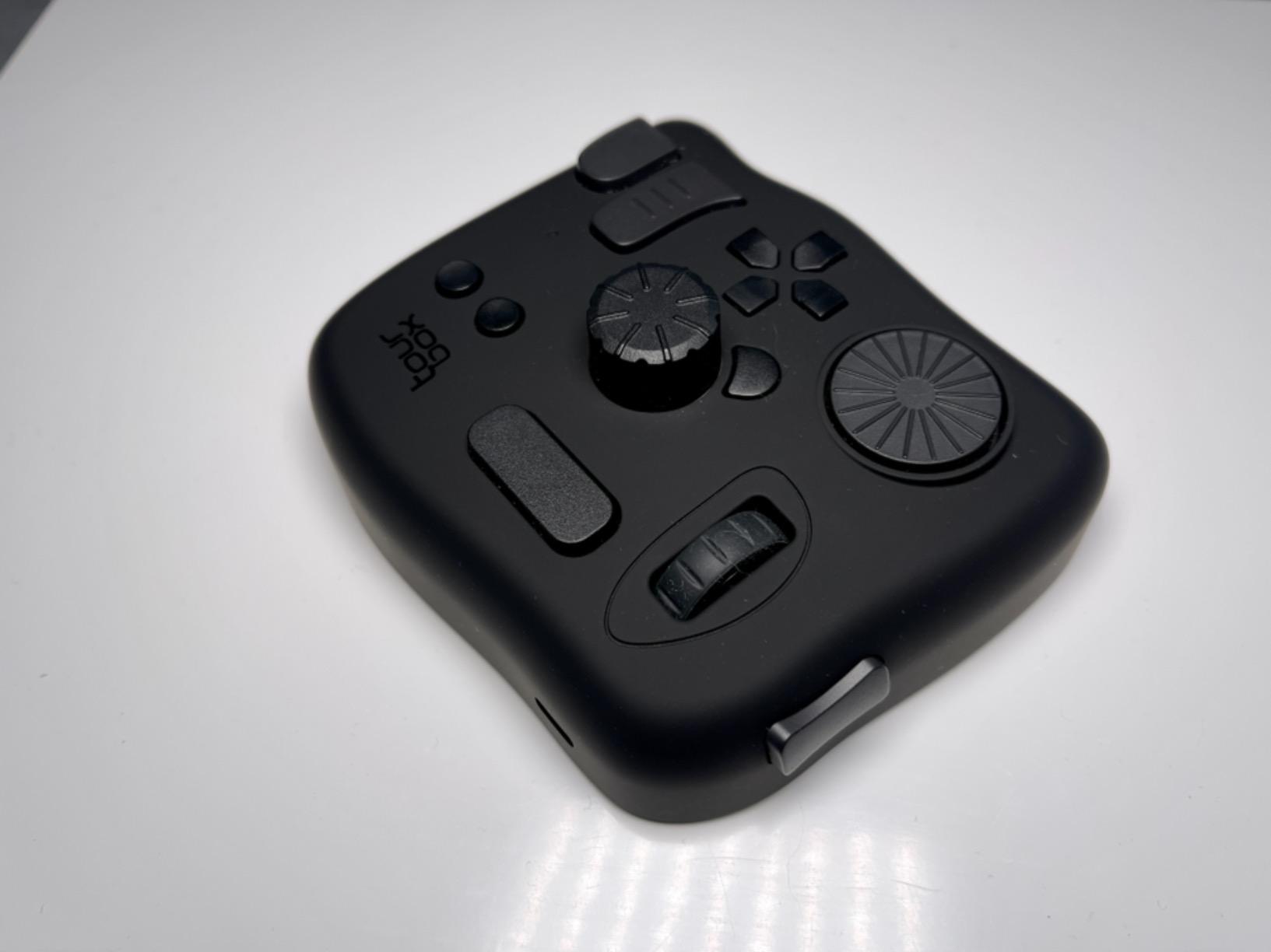 TourBox NEO - Editing Controller, Desktop Creative Multi-Control, Wired | 14 Controls, Dial Knob Scroll D-Pad, Video Editing, Color Grading, Illustration, Workflow-Based Software customer photo 1