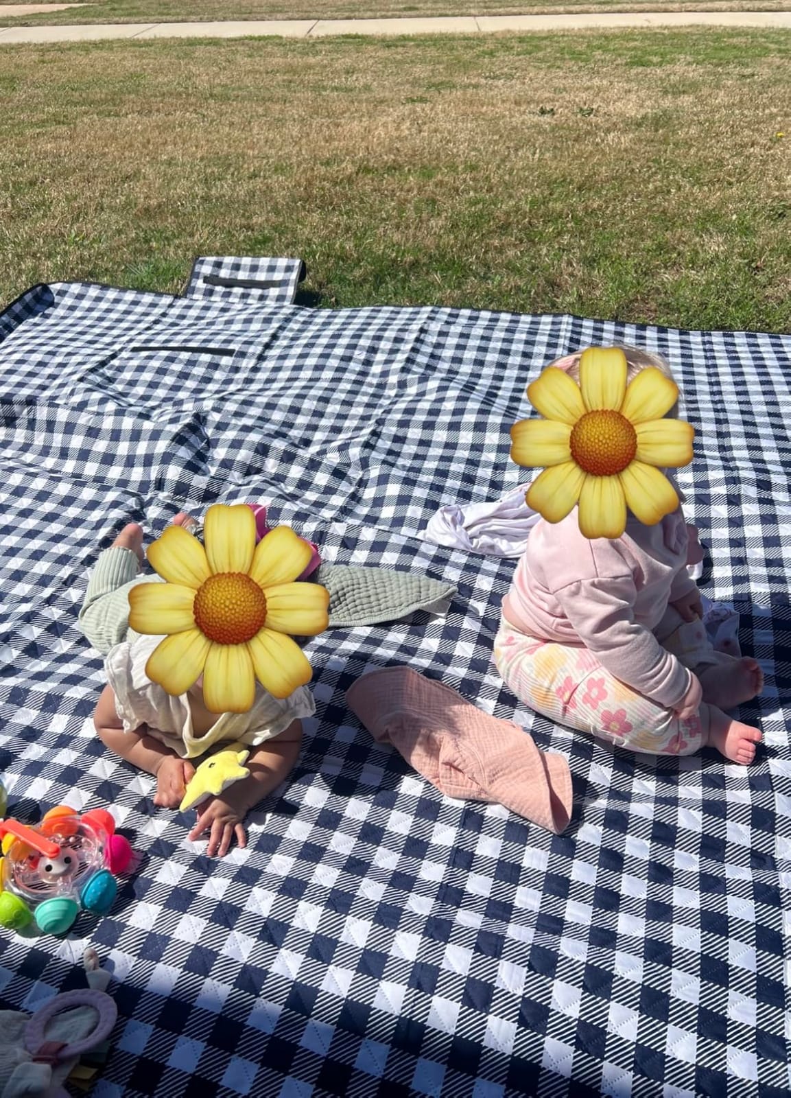 ZAZE Extra Large Picnic Outdoor Blanket, 80''x80'' Waterproof Foldable Blanket customer photo 2