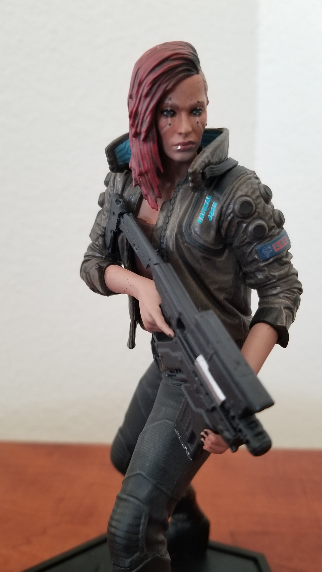 DARK HORSE COMICS Cyberpunk 2077: V-Female Figure, Multicoloured, 8.5 inches customer photo 2