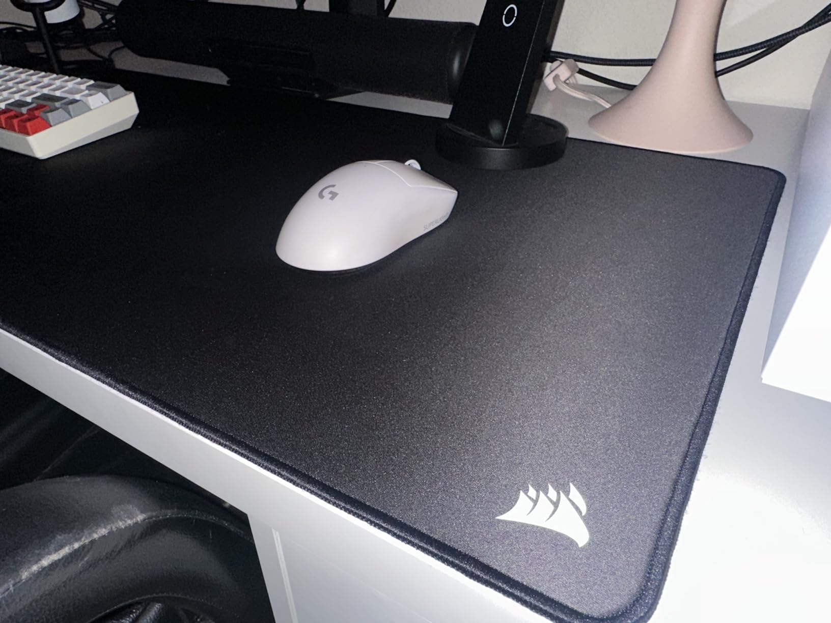 Corsair MM350 PRO Spill-Proof Cloth Gaming Mouse Pad – Extended XL – Black customer photo 1