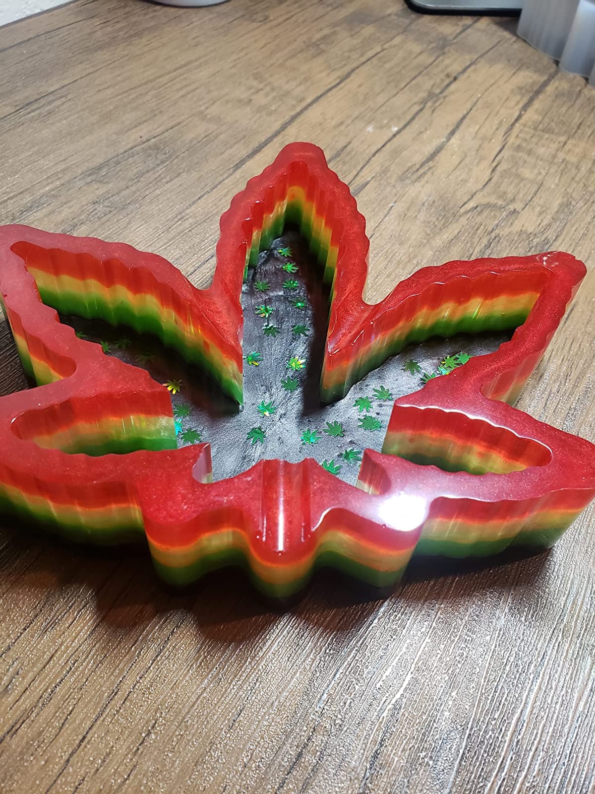 RESINWORLD Leaf Ashtray Mold for Epoxy Resin, Maple Leaf Ashtray Resin Silicone Mold, Tray Molds for Resin Casting customer photo 1